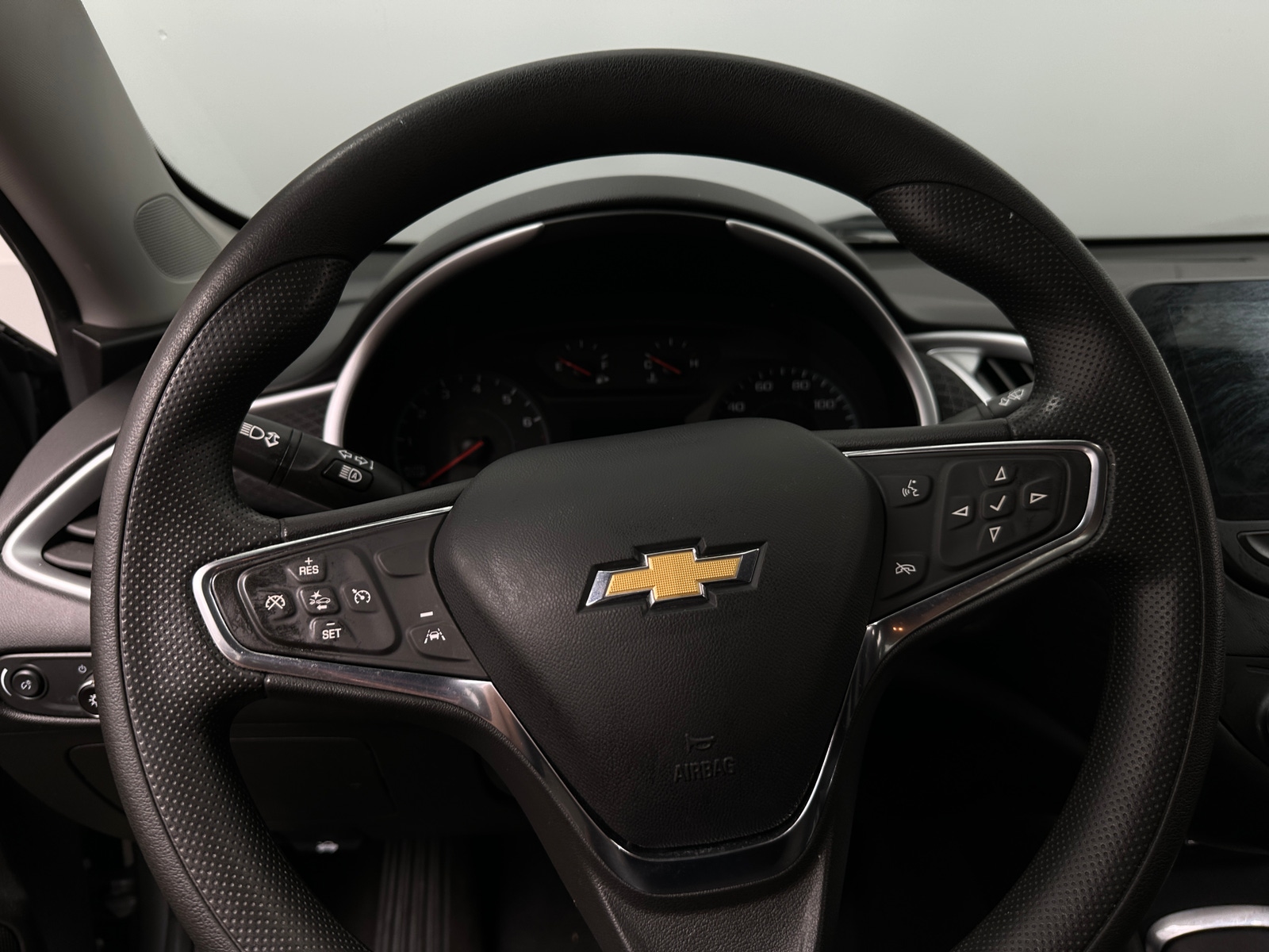 Thumbnail: 2023 Chevrolet Malibu - 5