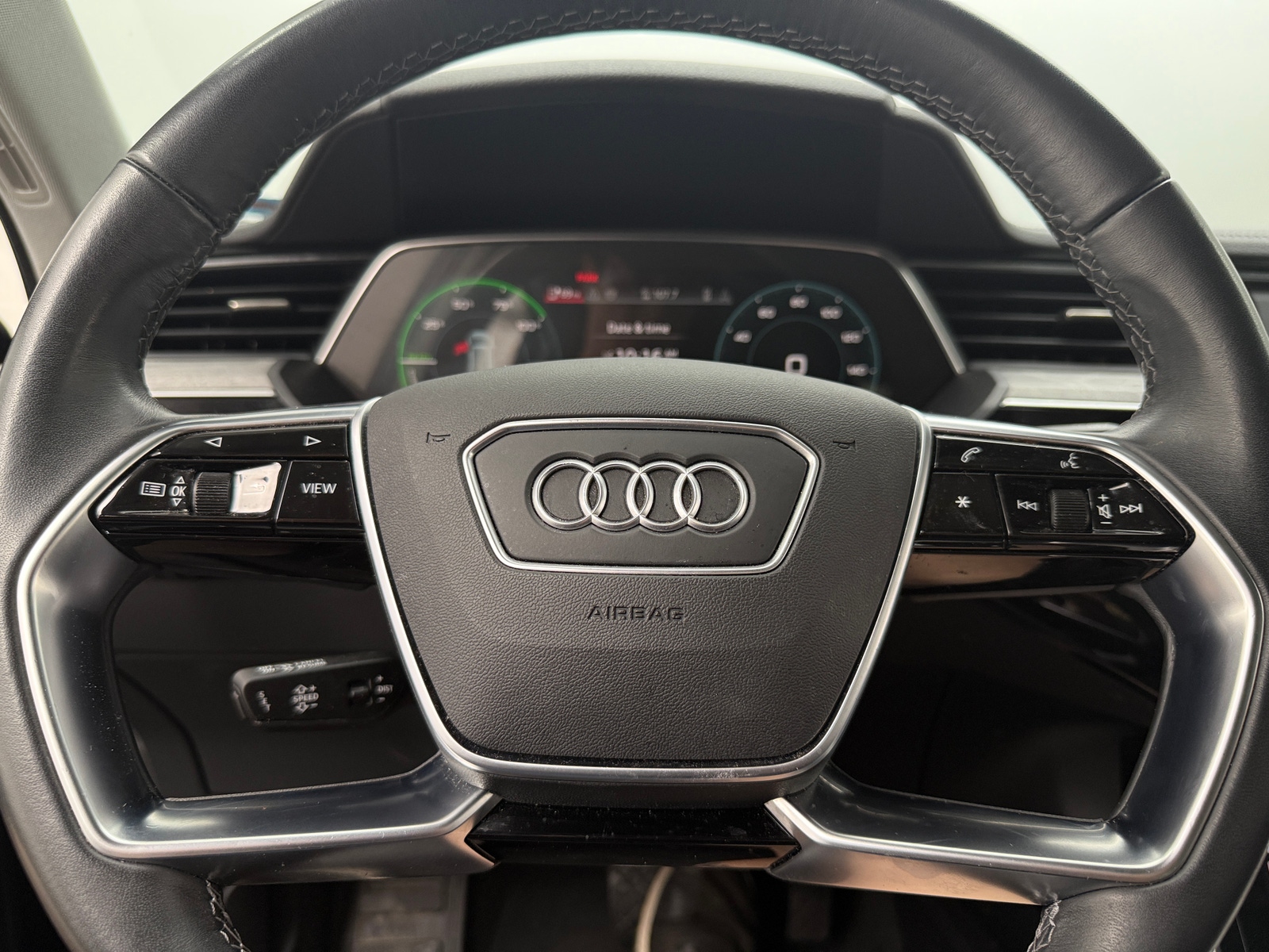 Thumbnail: 2024 Audi Q8 e-tron - 4