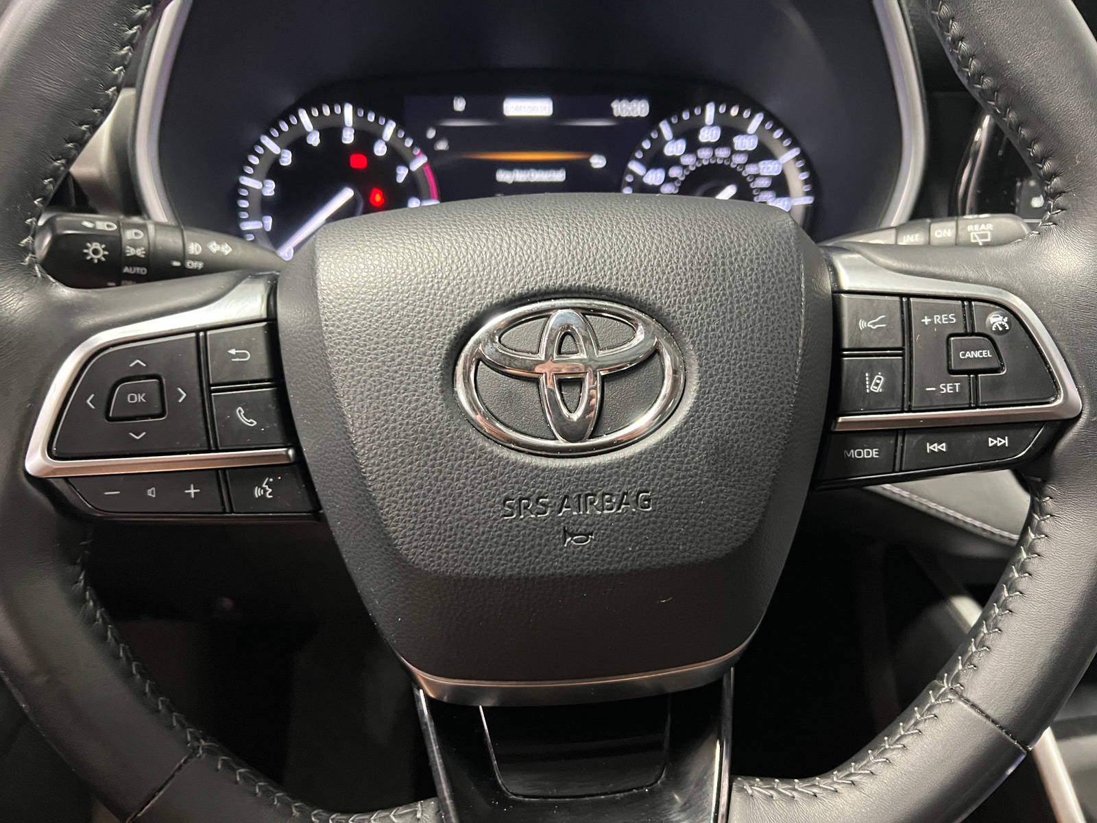 Thumbnail: 2020 Toyota Highlander - 4