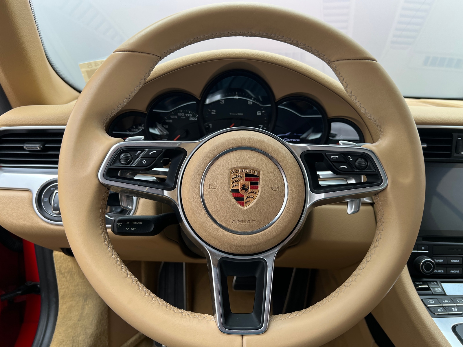 Thumbnail: 2017 Porsche 911 - 4