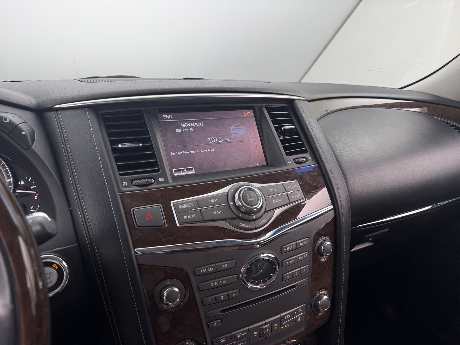 Thumbnail: 2015 INFINITI QX80 - 3