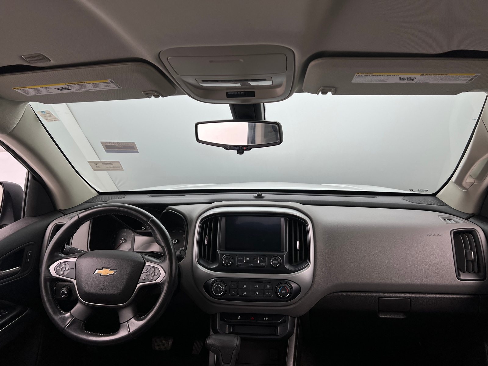 Thumbnail: 2017 Chevrolet Colorado - 3