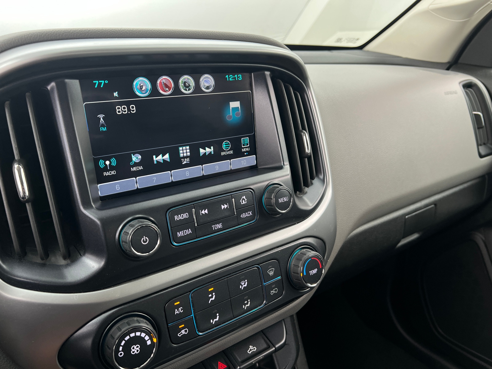 Thumbnail: 2017 Chevrolet Colorado - 4