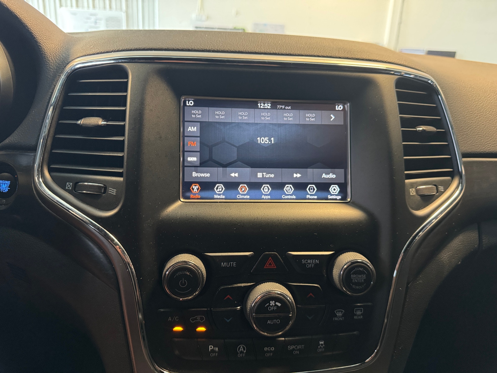 Thumbnail: 2018 Jeep Grand Cherokee - 4