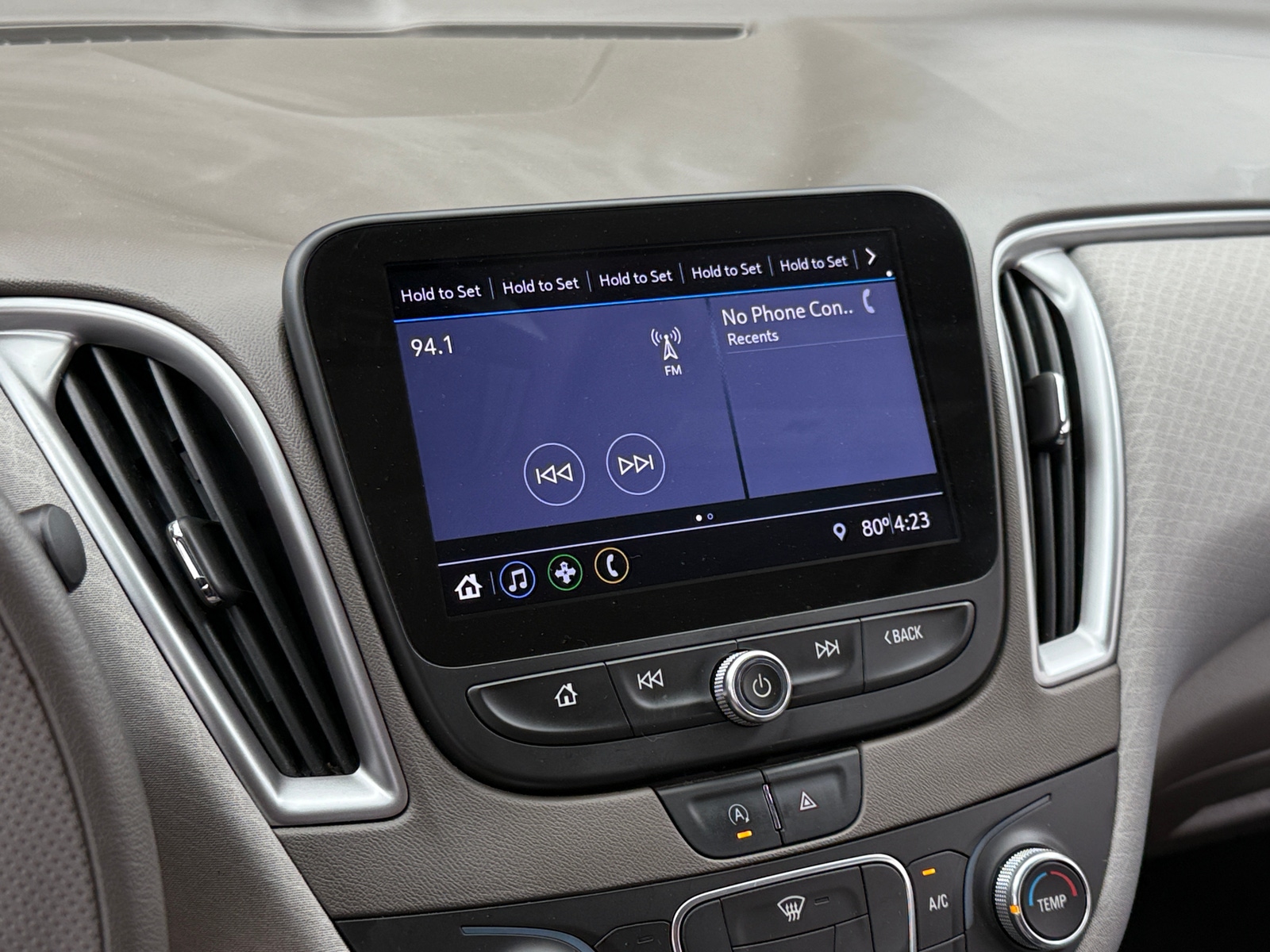 Thumbnail: 2020 Chevrolet Malibu - 4