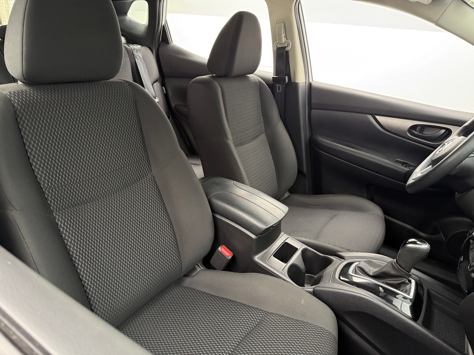 Thumbnail: 2021 Nissan Rogue Sport - 2