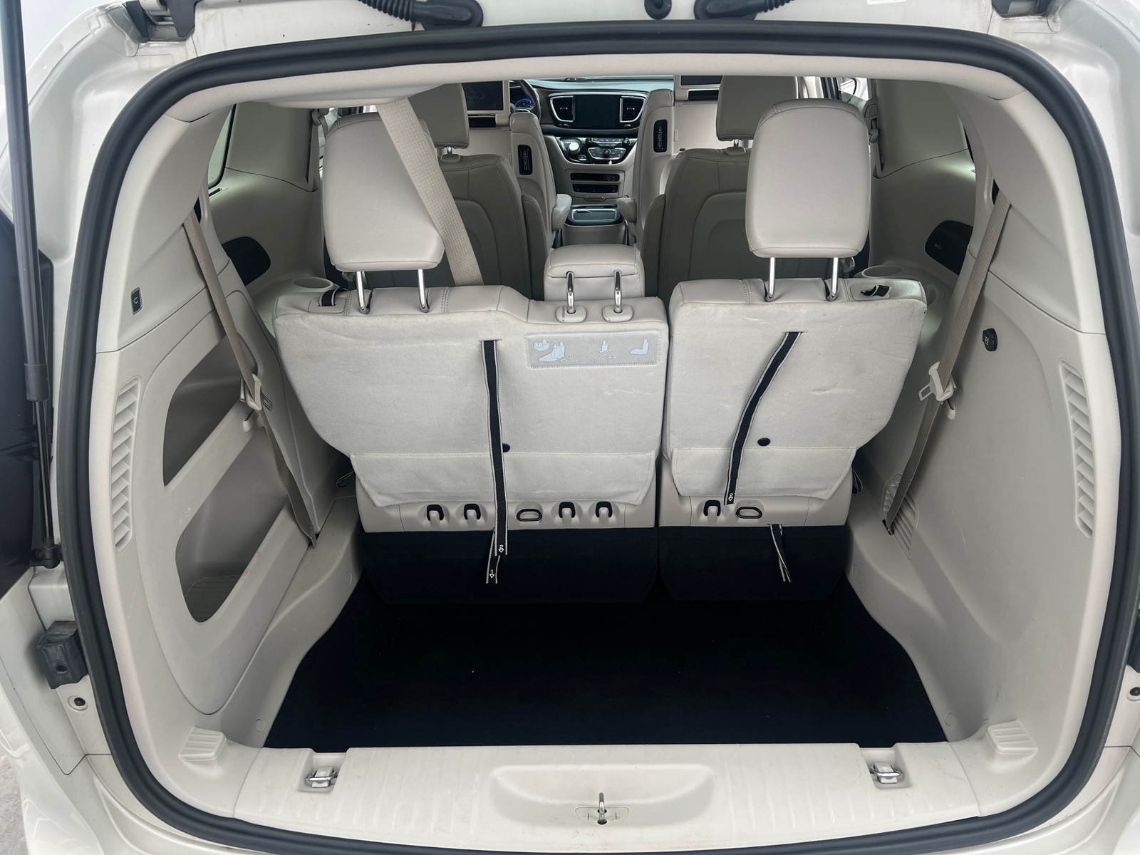 Thumbnail: 2019 Chrysler Pacifica - 6