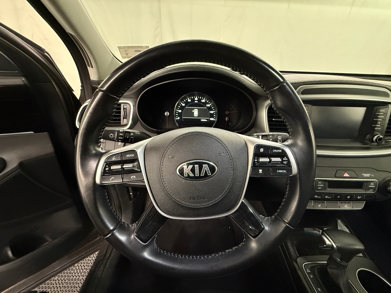 Thumbnail: 2020 Kia Sorento - 4