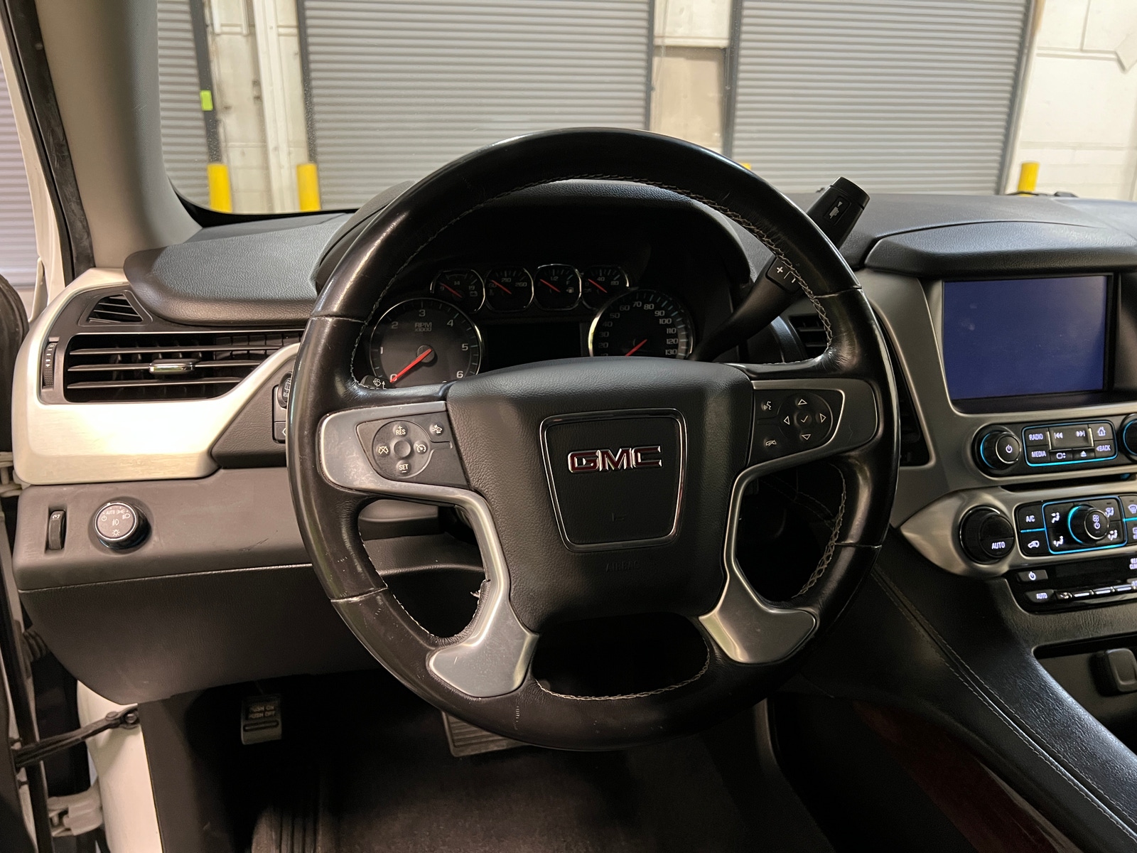 Thumbnail: 2019 GMC Yukon XL - 5