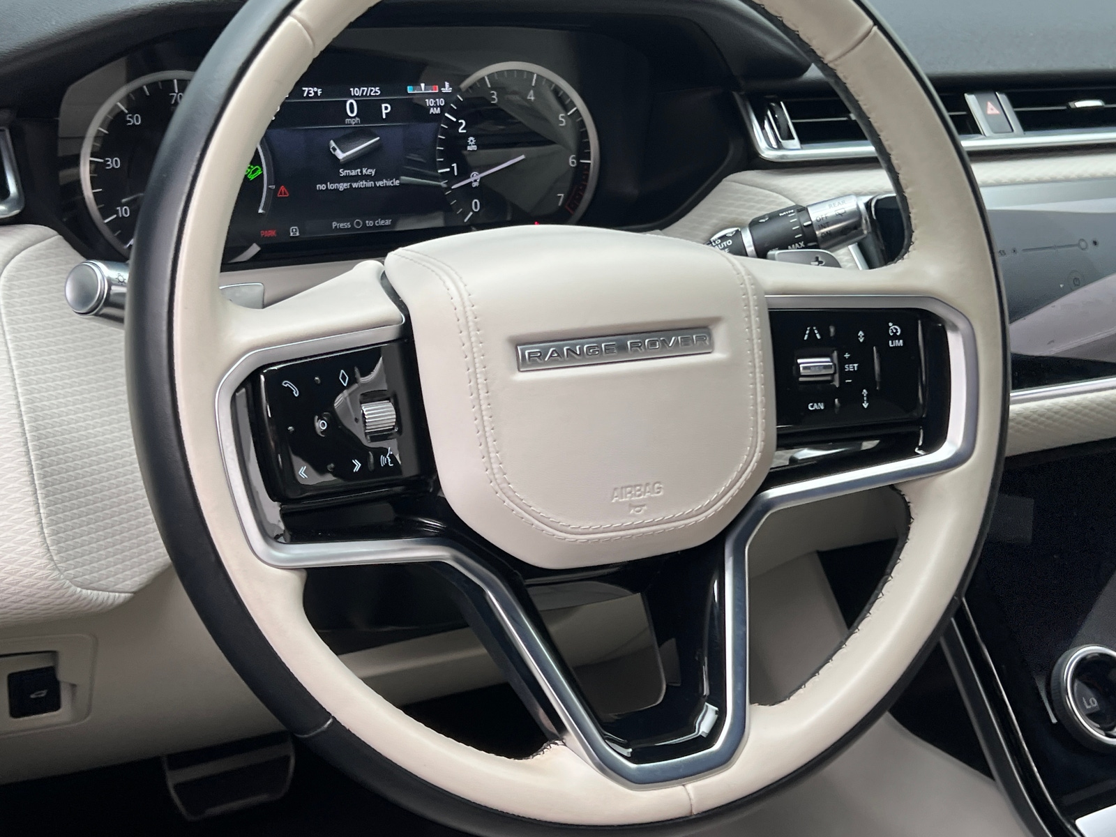 Thumbnail: 2022 Land Rover Range Rover Velar - 4