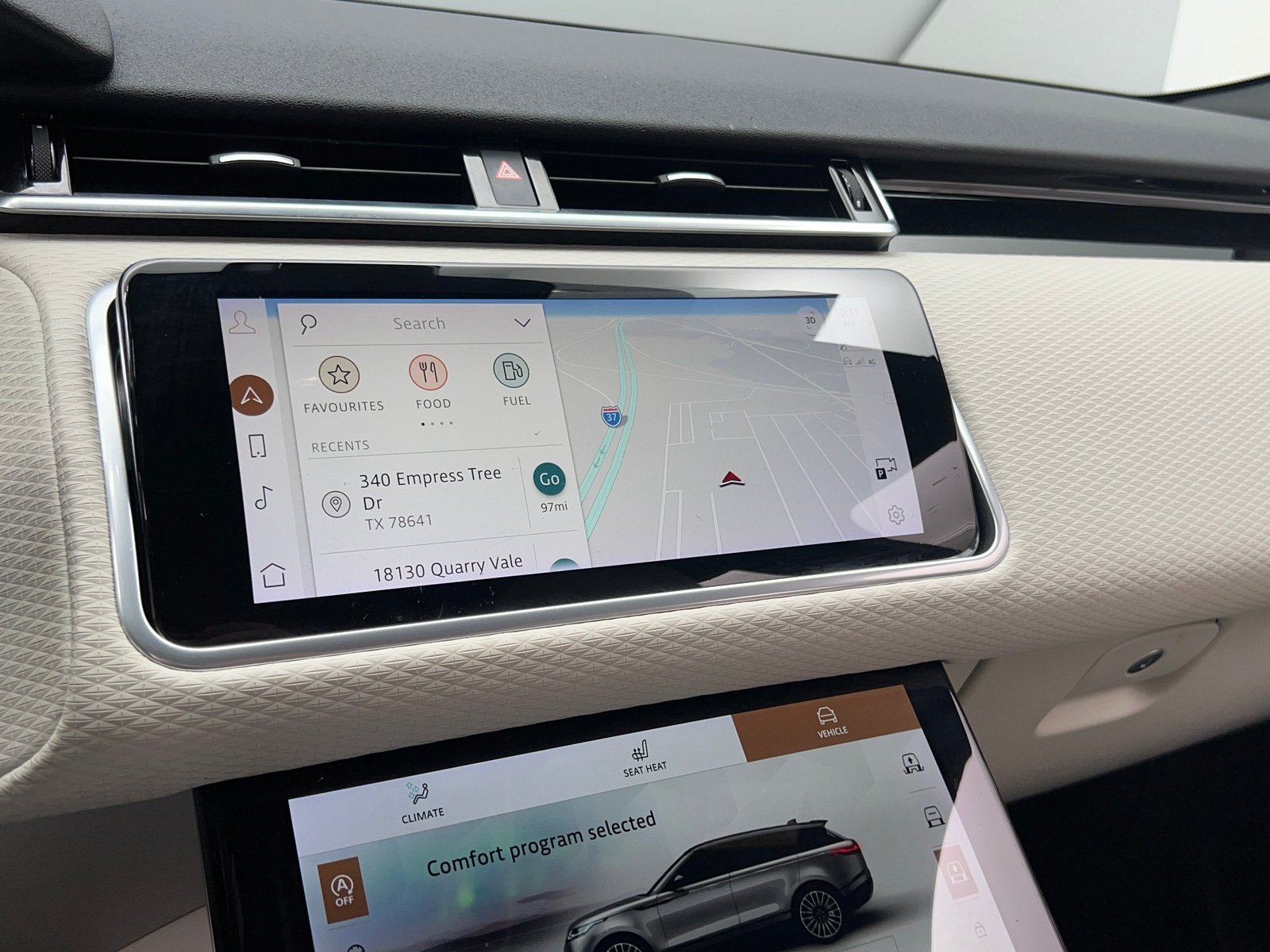 Thumbnail: 2022 Land Rover Range Rover Velar - 3