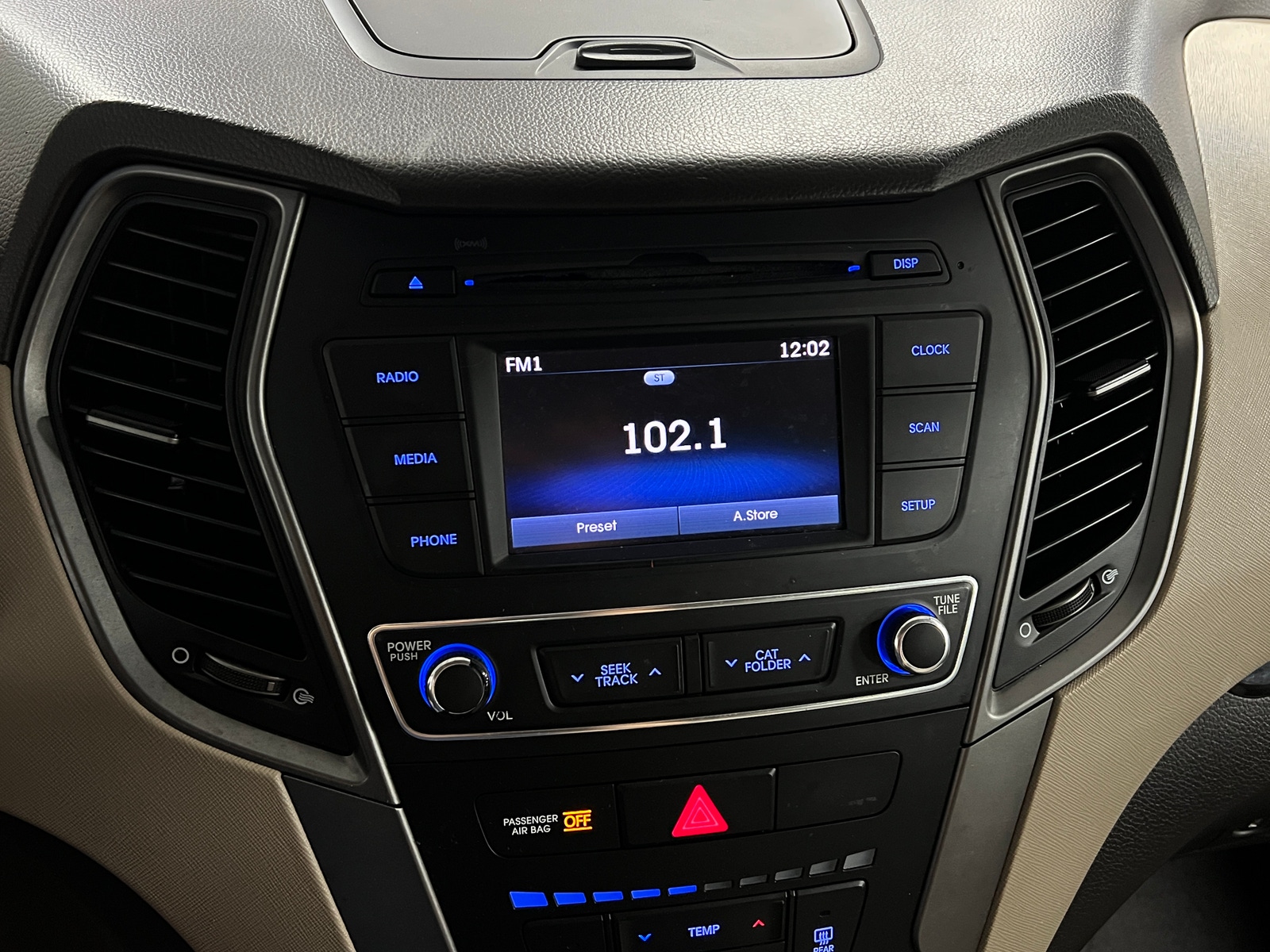 Thumbnail: 2017 Hyundai Santa Fe - 4