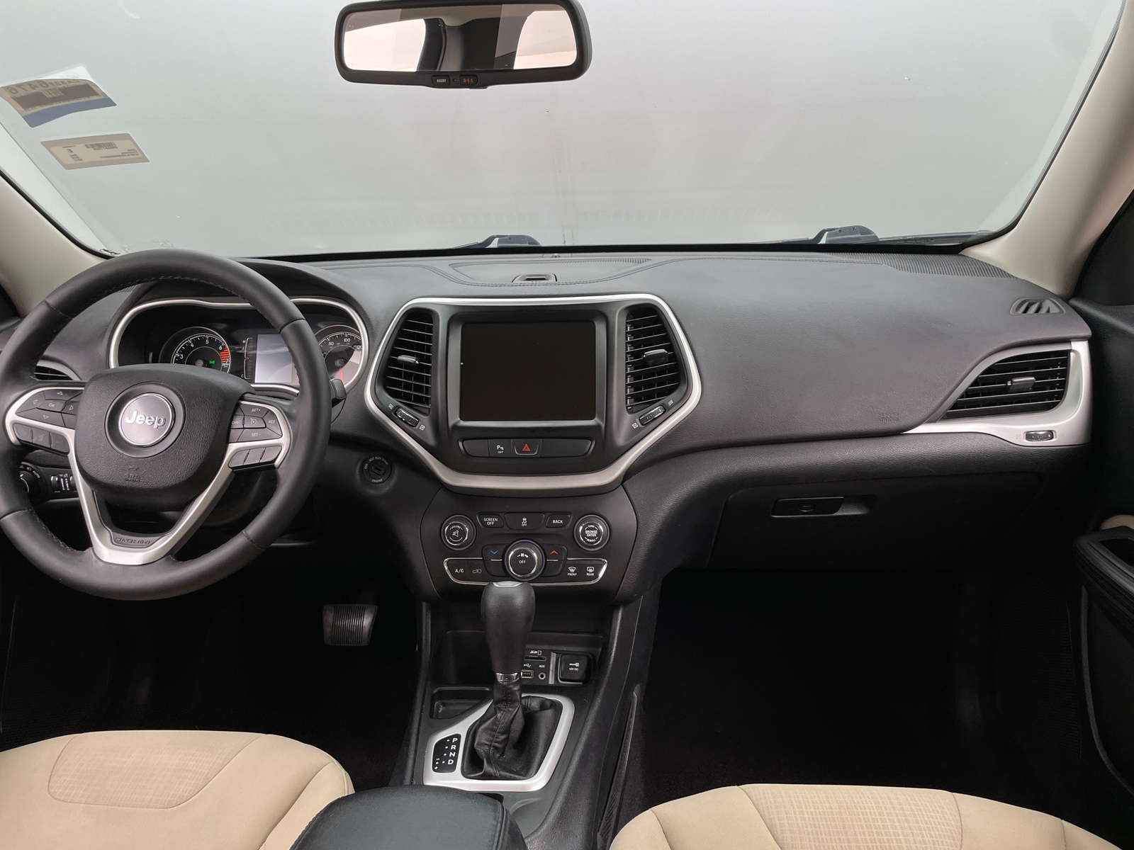 Thumbnail: 2017 Jeep Cherokee - 3
