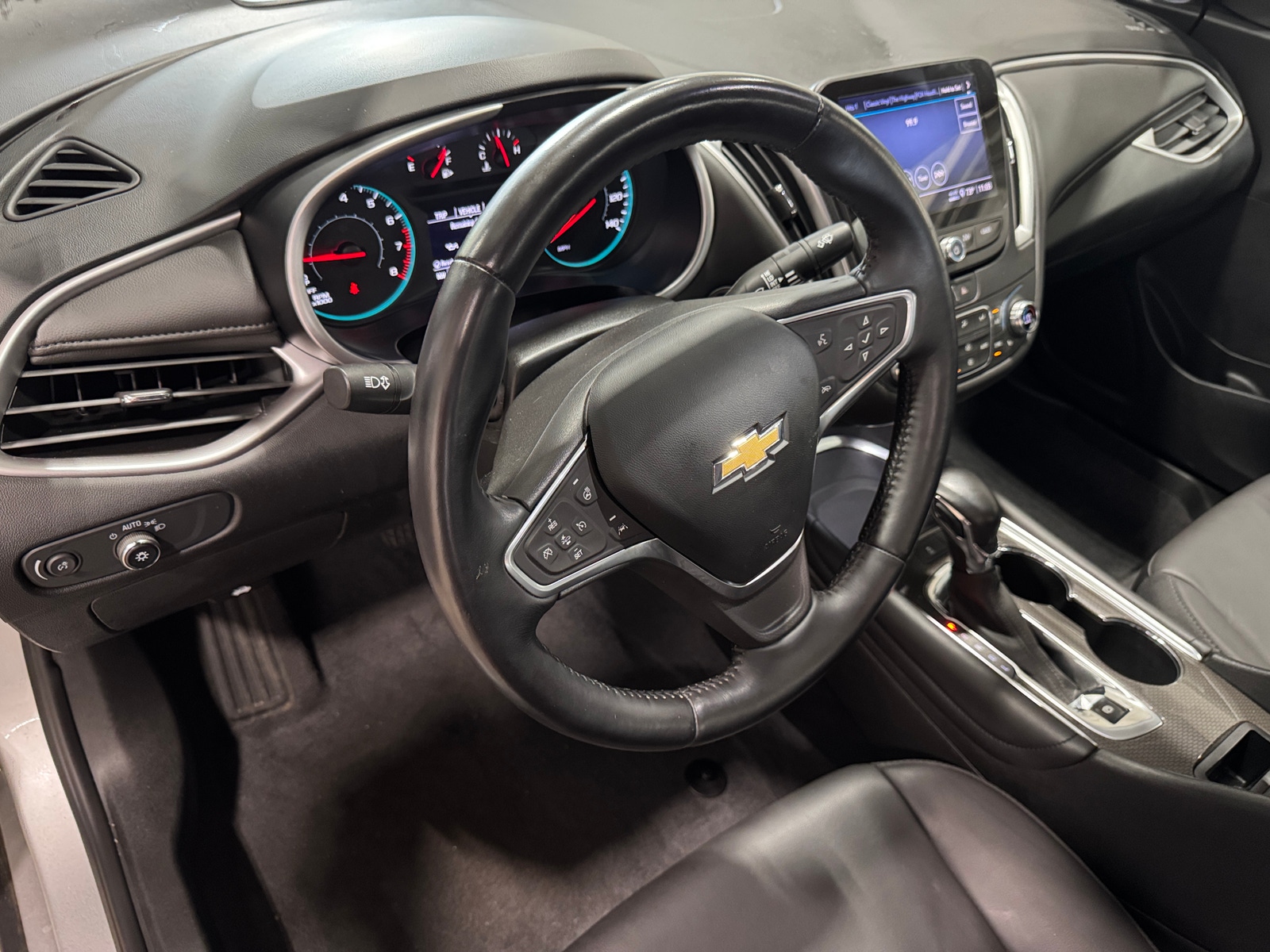 Thumbnail: 2022 Chevrolet Malibu - 2