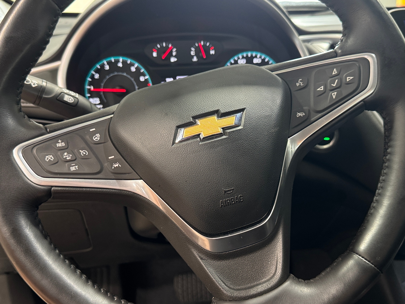 Thumbnail: 2022 Chevrolet Malibu - 4