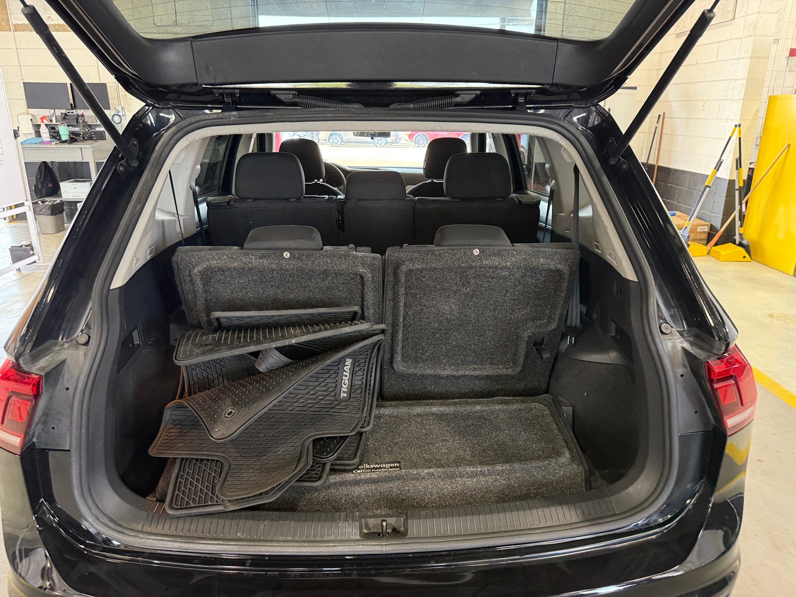 Thumbnail: 2019 Volkswagen Tiguan - 7