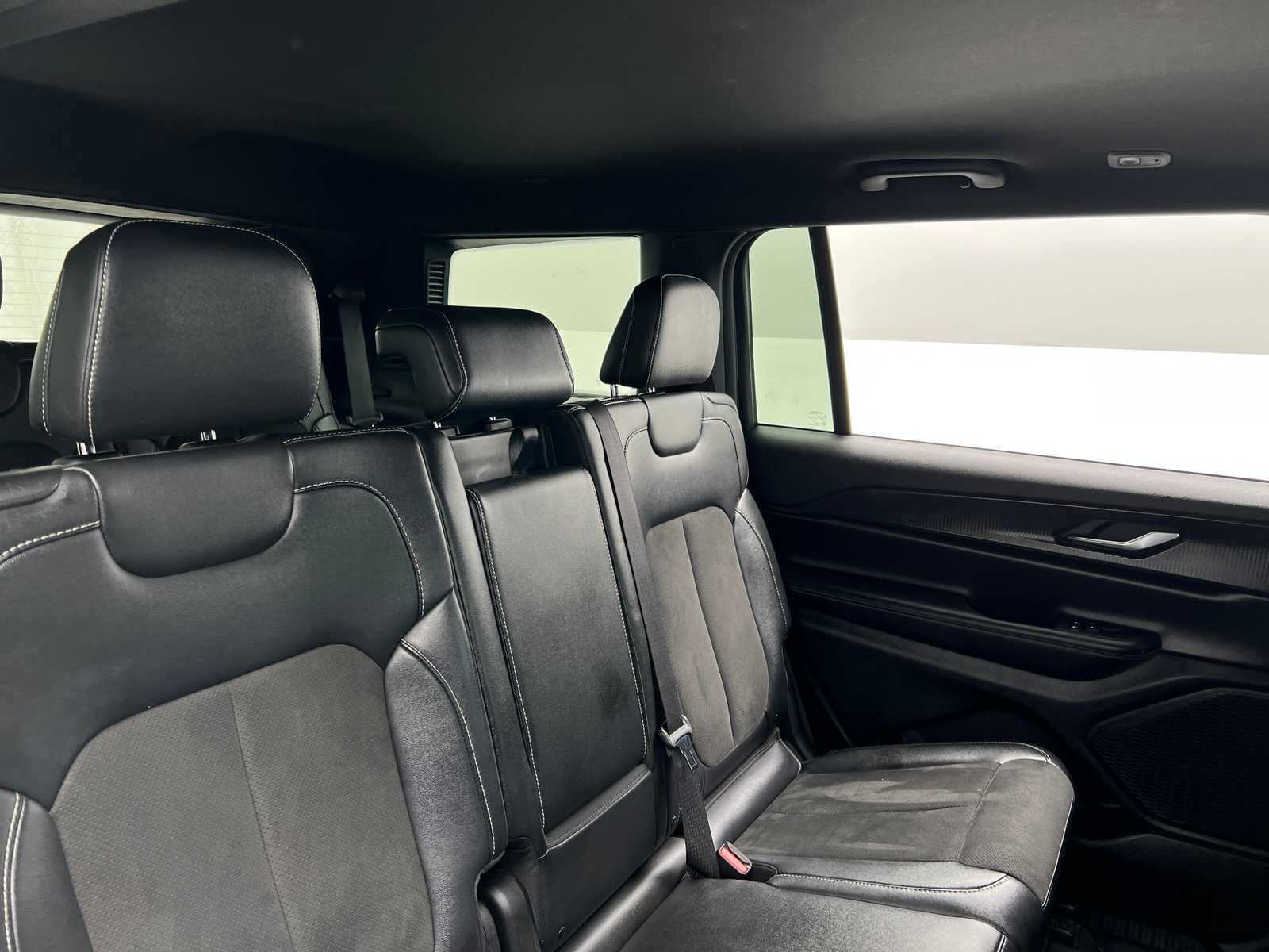Thumbnail: 2023 Jeep Grand Cherokee L - 6