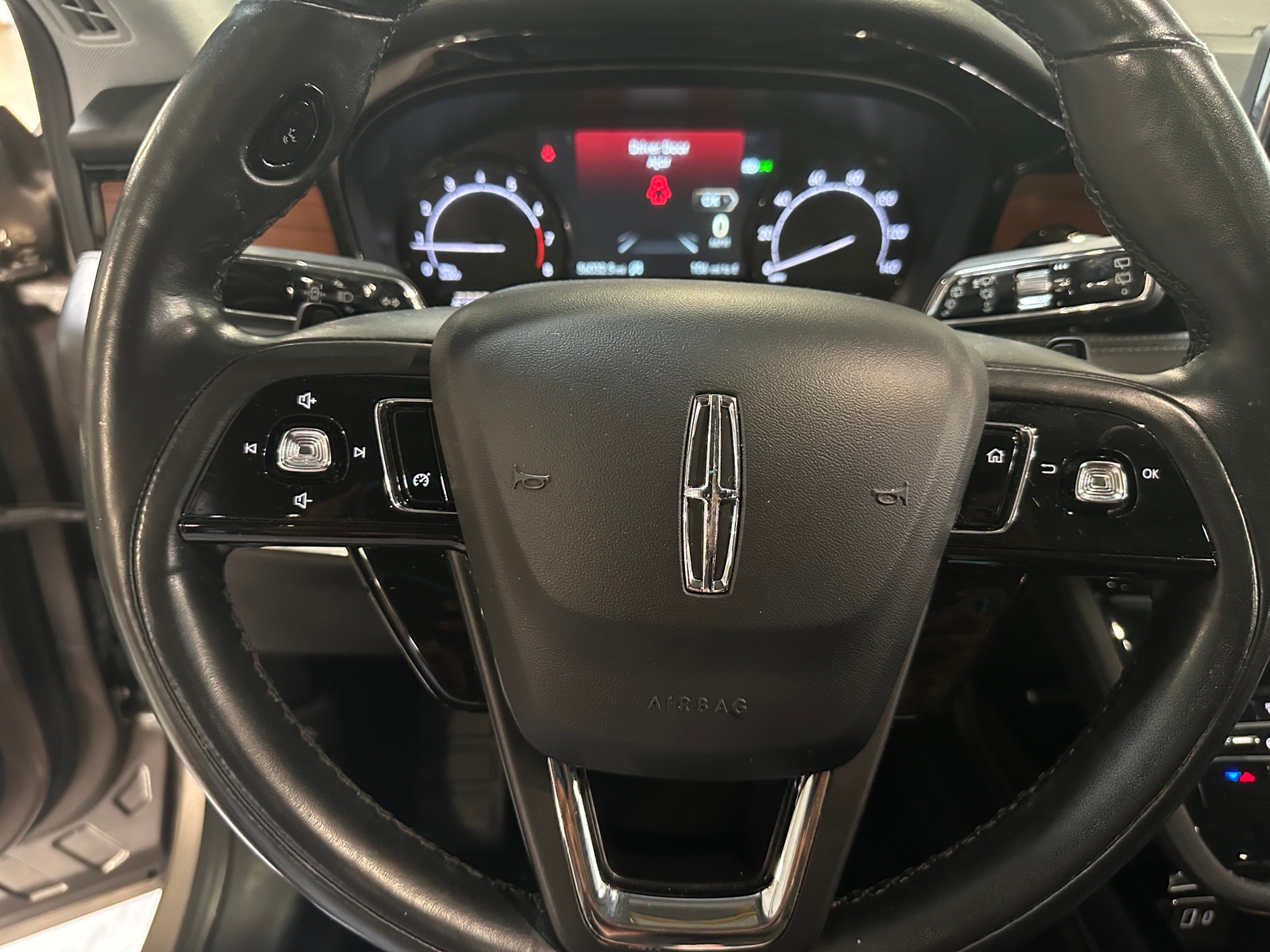Thumbnail: 2020 Lincoln Corsair - 4