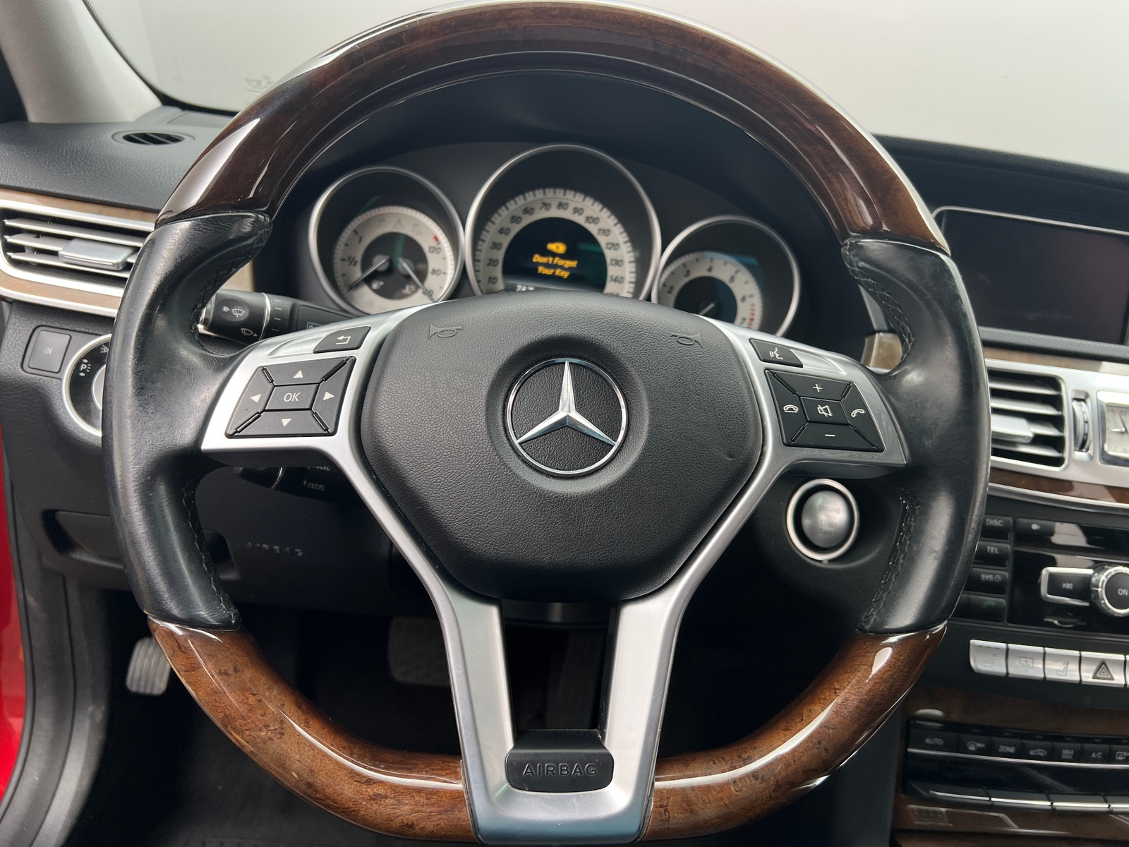 Thumbnail: 2014 Mercedes-Benz E-Class - 4