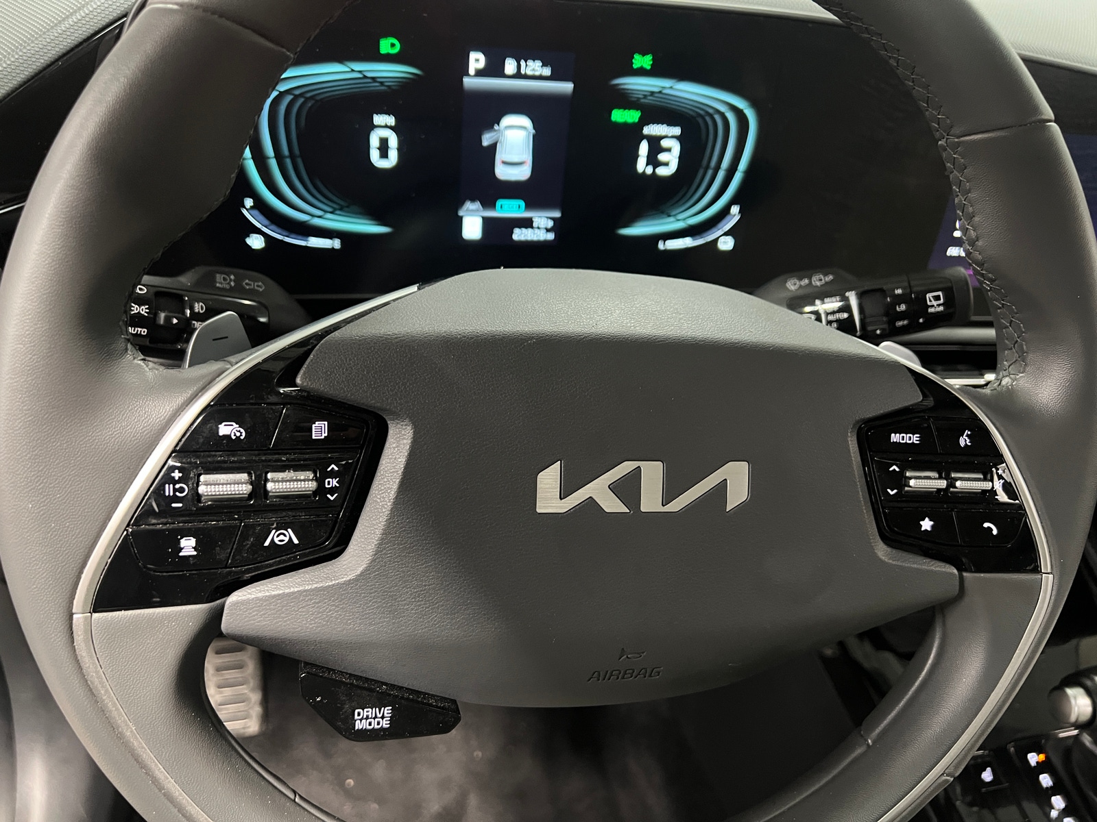 Thumbnail: 2023 Kia Niro - 5