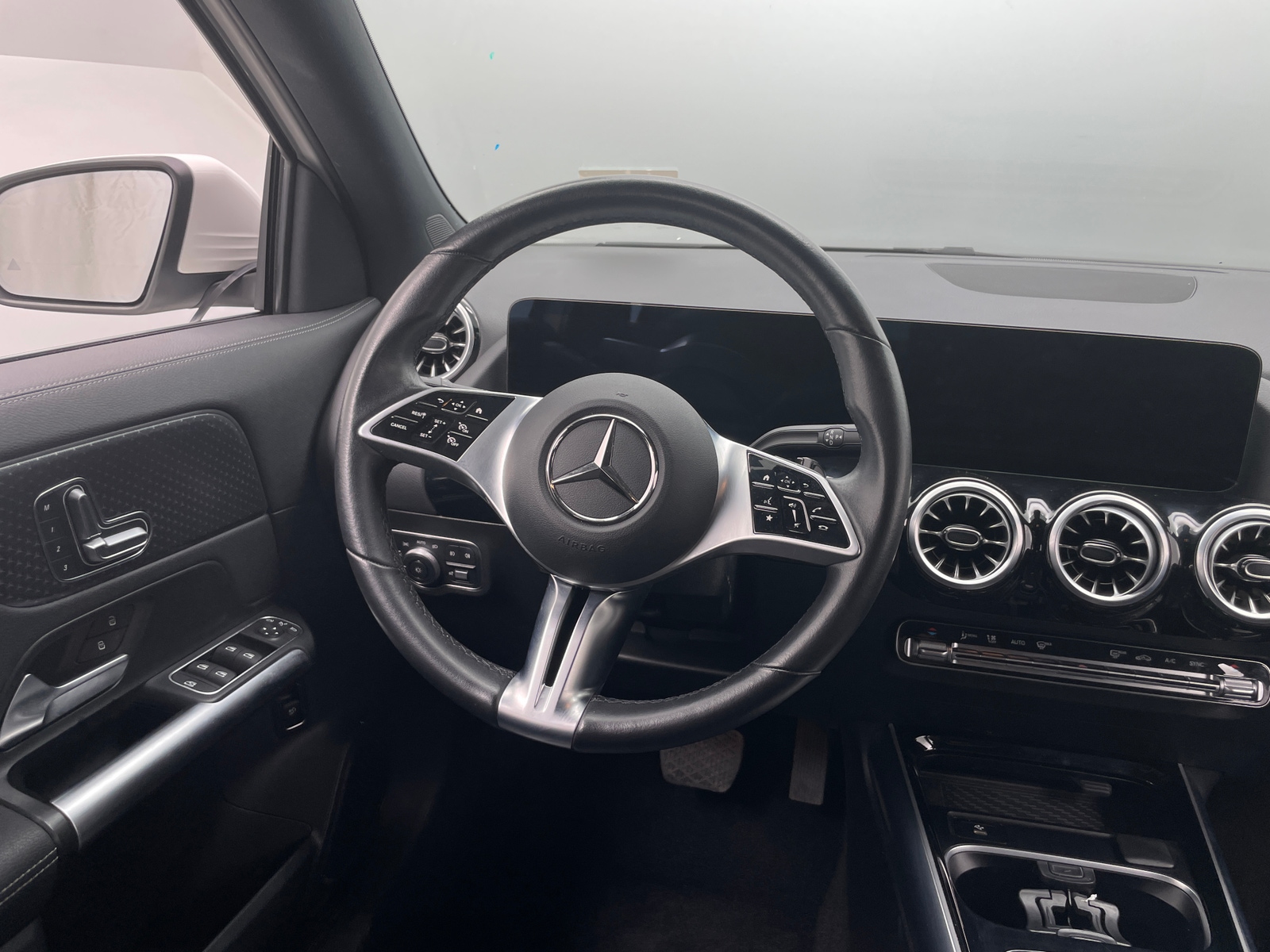 Thumbnail: 2024 Mercedes-Benz GLA - 4
