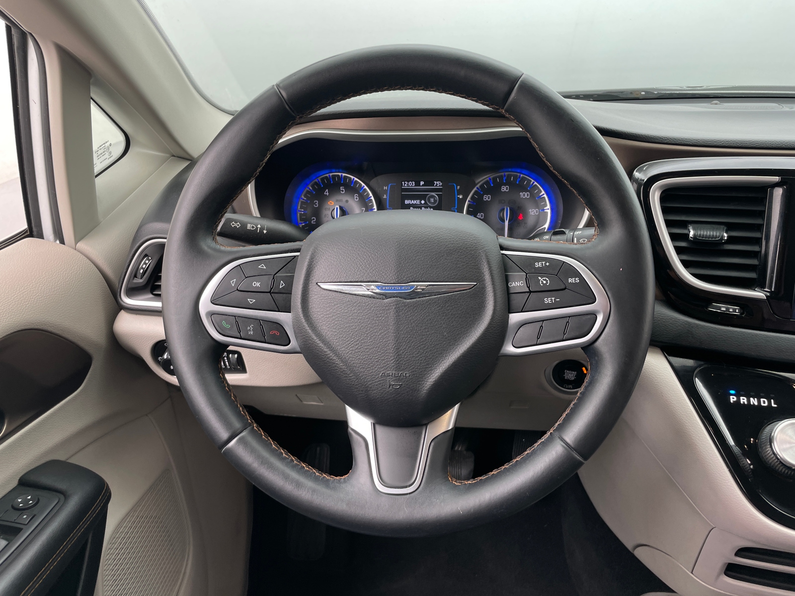 Thumbnail: 2017 Chrysler Pacifica - 4