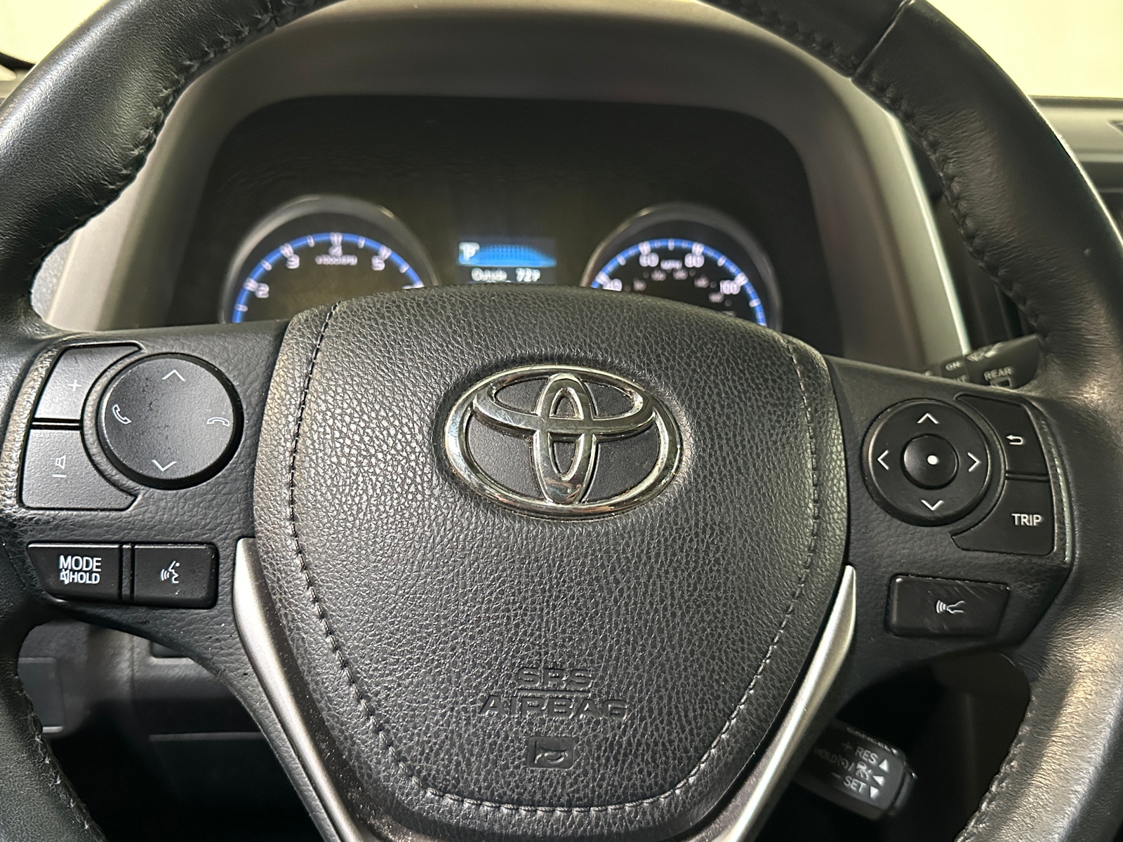 Thumbnail: 2017 Toyota RAV4 - 4