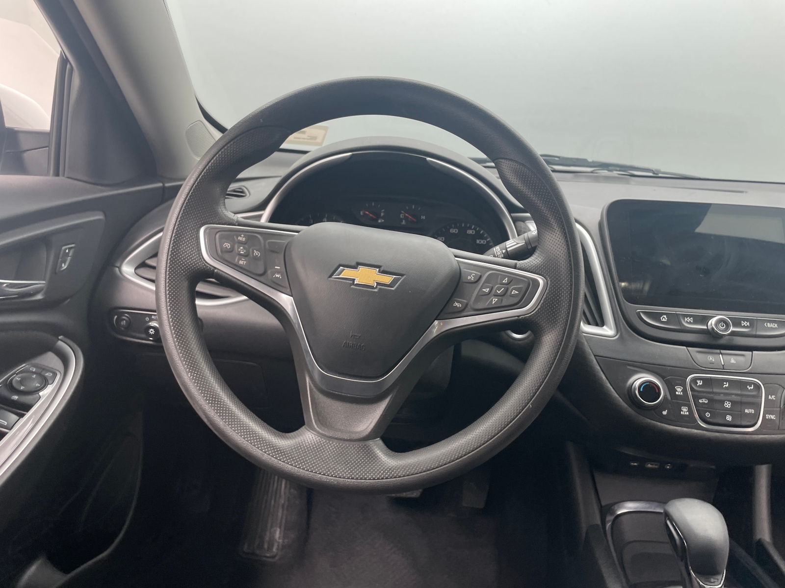 Thumbnail: 2023 Chevrolet Malibu - 5