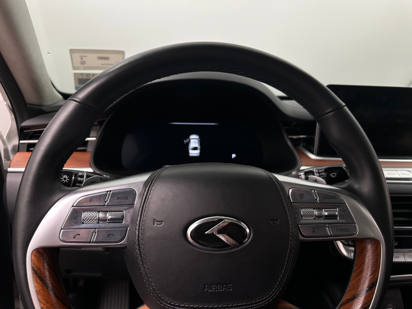 Thumbnail: 2019 Kia K900 - 4