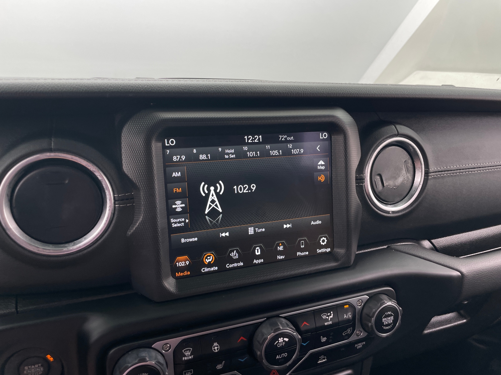 Thumbnail: 2022 Jeep Wrangler - 3