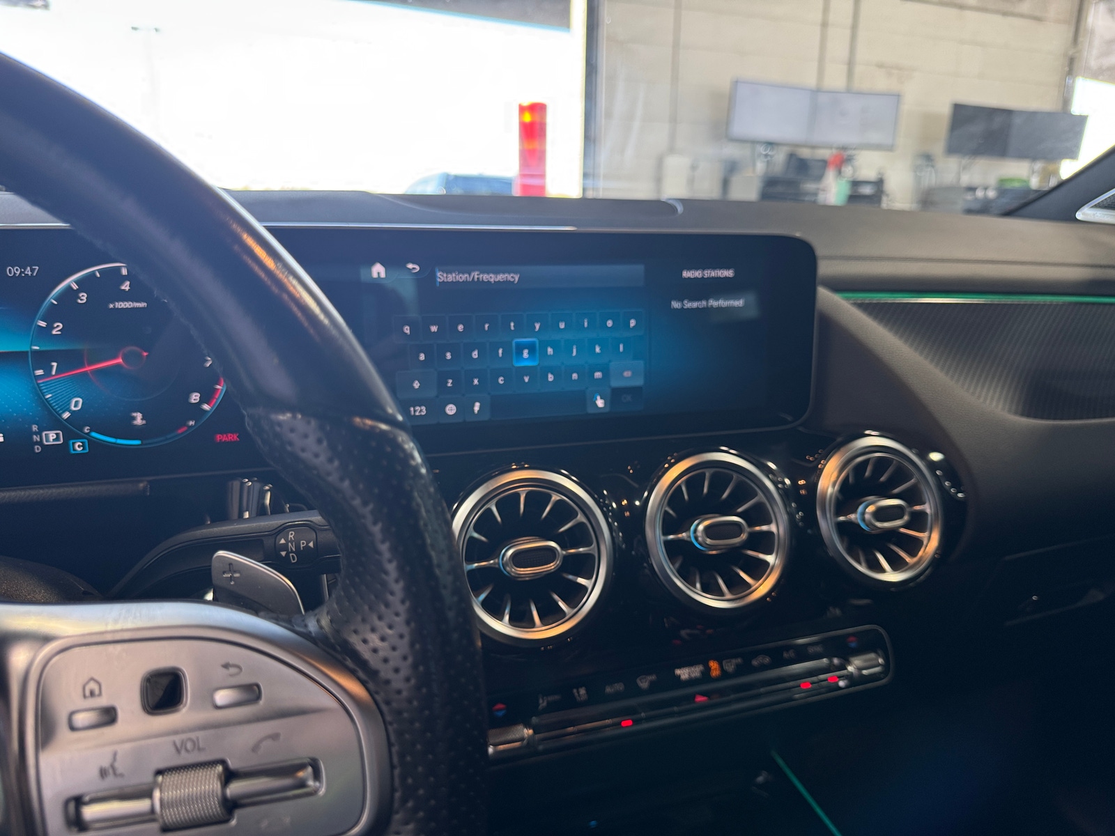 Thumbnail: 2021 Mercedes-Benz GLA - 3