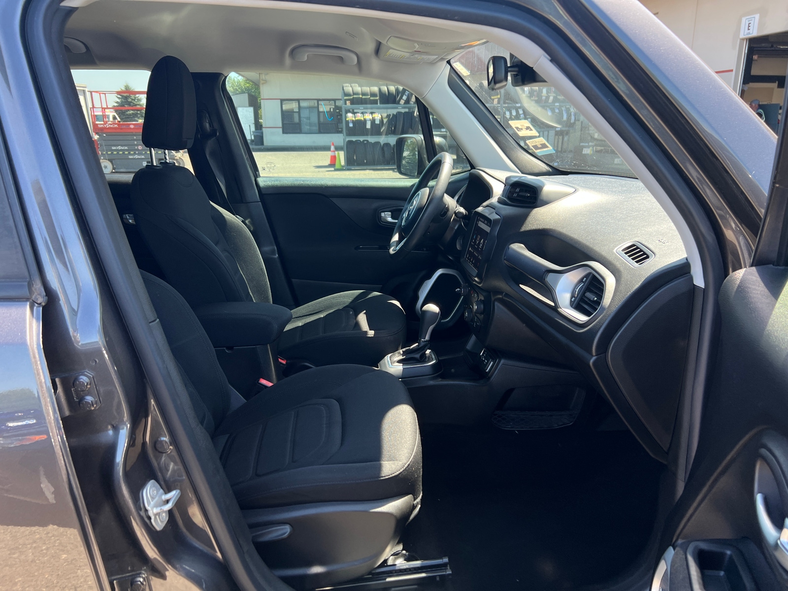 Thumbnail: 2018 Jeep Renegade - 2