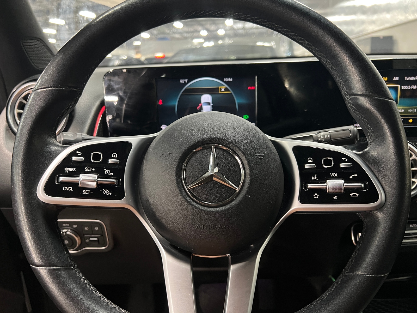 Thumbnail: 2020 Mercedes-Benz GLB - 4