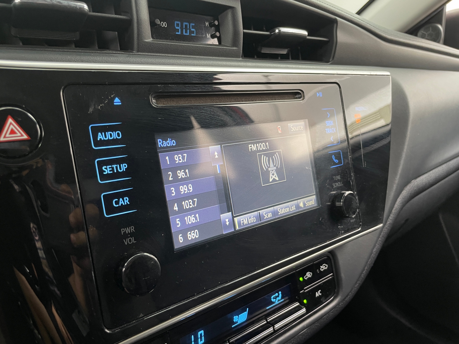 Thumbnail: 2019 Toyota Corolla - 4