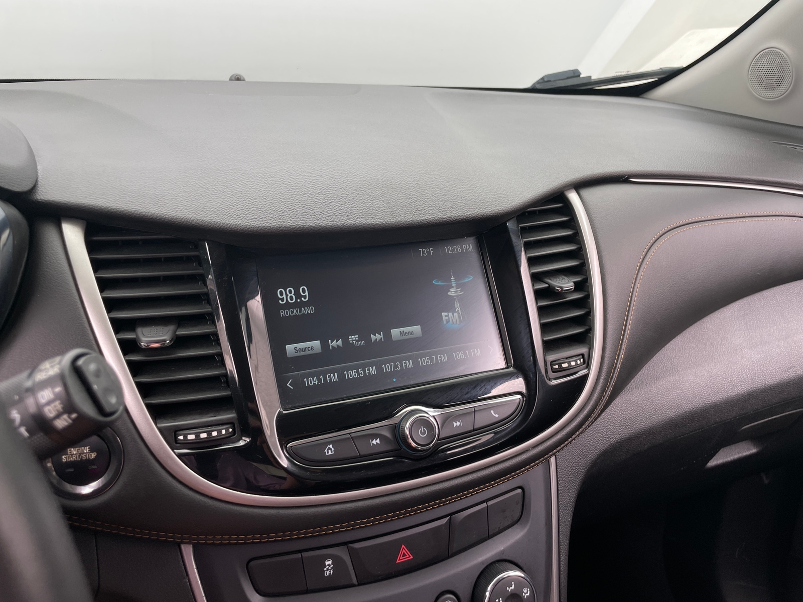 Thumbnail: 2017 Chevrolet Trax - 4