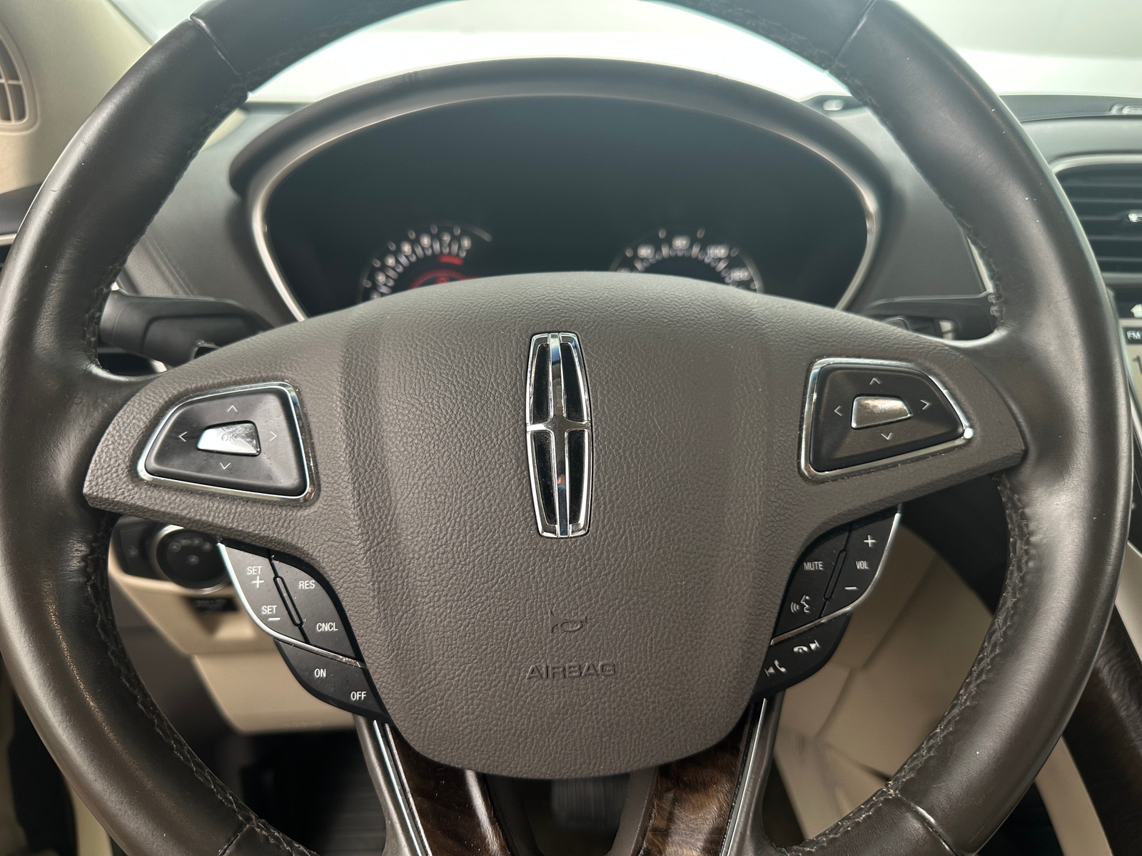 Thumbnail: 2016 Lincoln MKX - 4