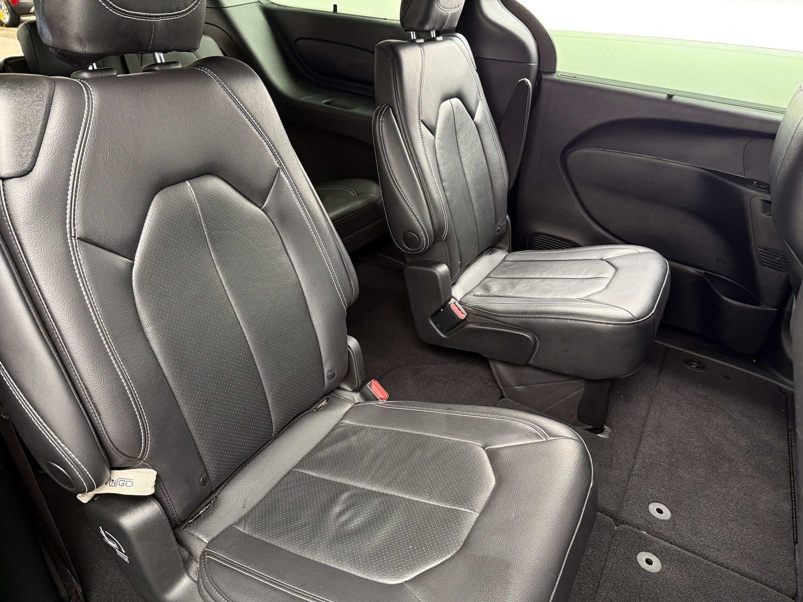 Thumbnail: 2022 Chrysler Pacifica - 5
