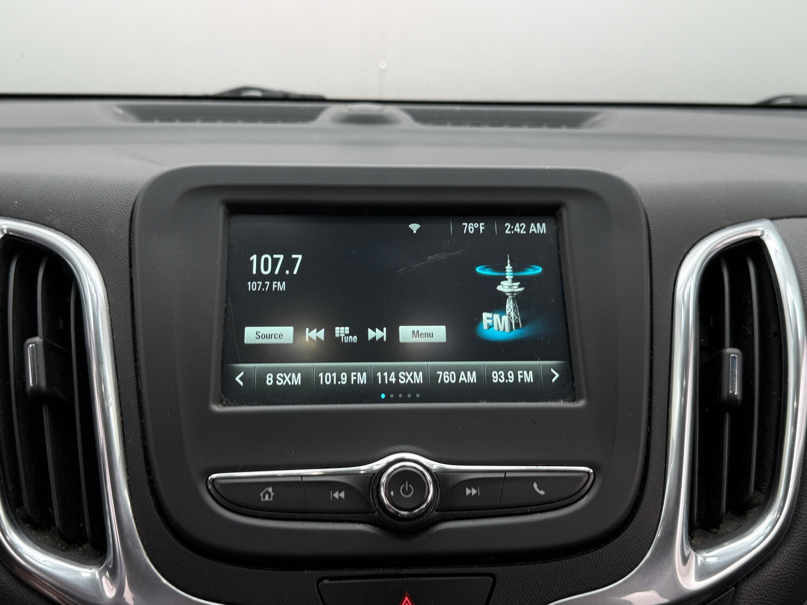Thumbnail: 2018 Chevrolet Equinox - 4