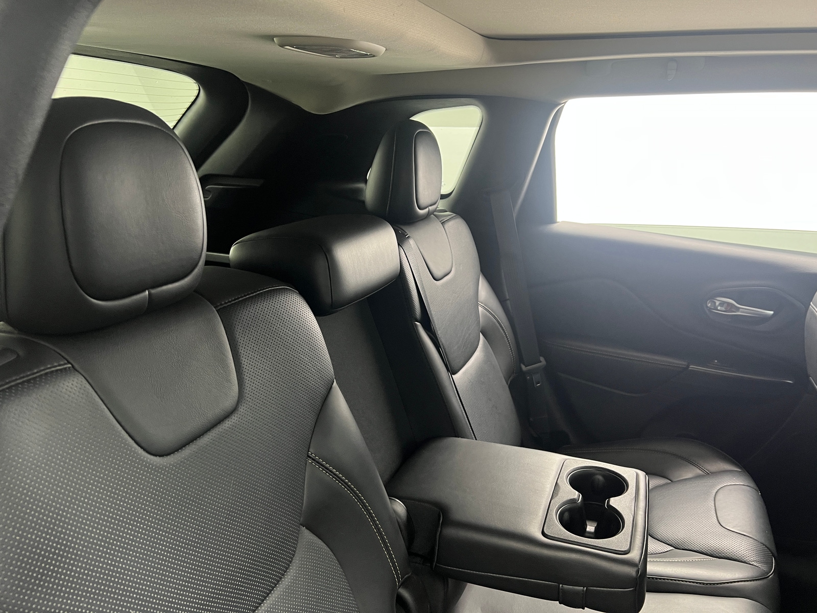 Thumbnail: 2016 Jeep Cherokee - 5