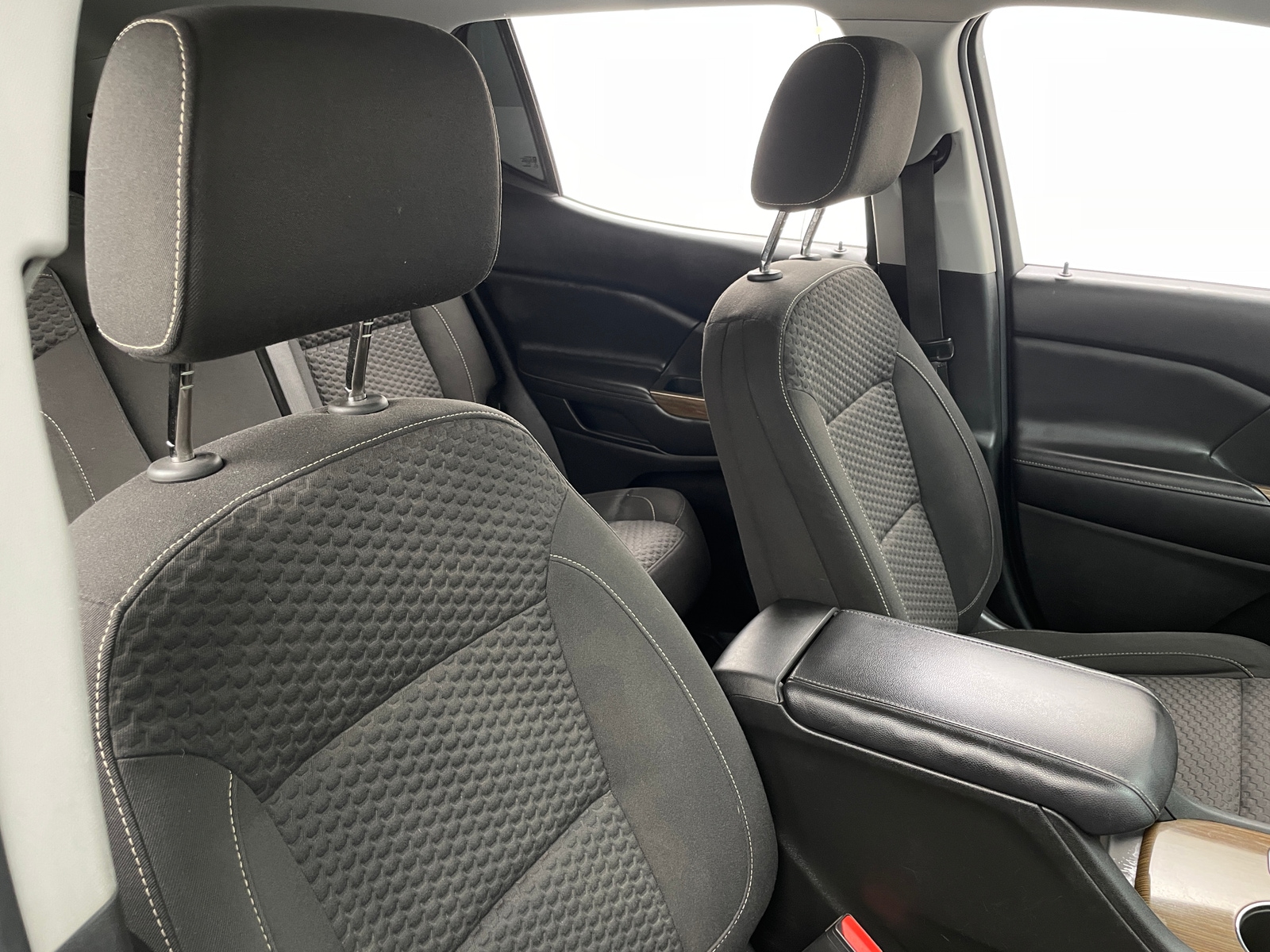 Thumbnail: 2017 GMC Acadia - 2