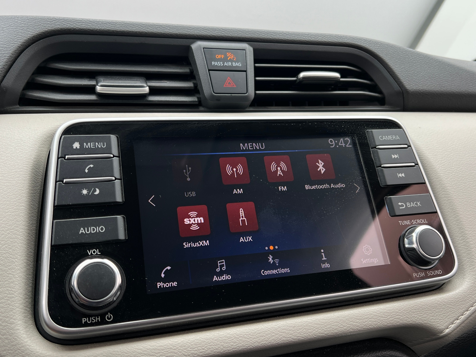 Thumbnail: 2022 Nissan Versa - 4