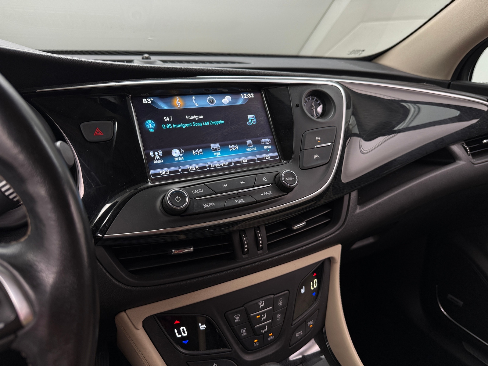 Thumbnail: 2017 Buick Envision - 3