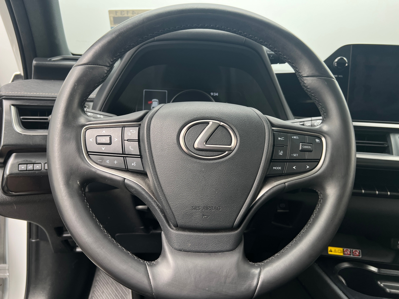Thumbnail: 2023 Lexus UX - 4
