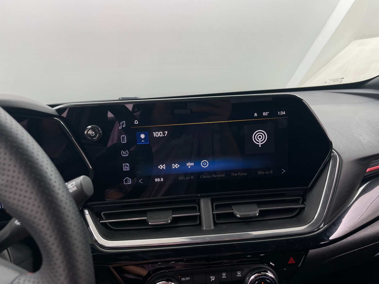 Thumbnail: 2025 Chevrolet Trax - 4