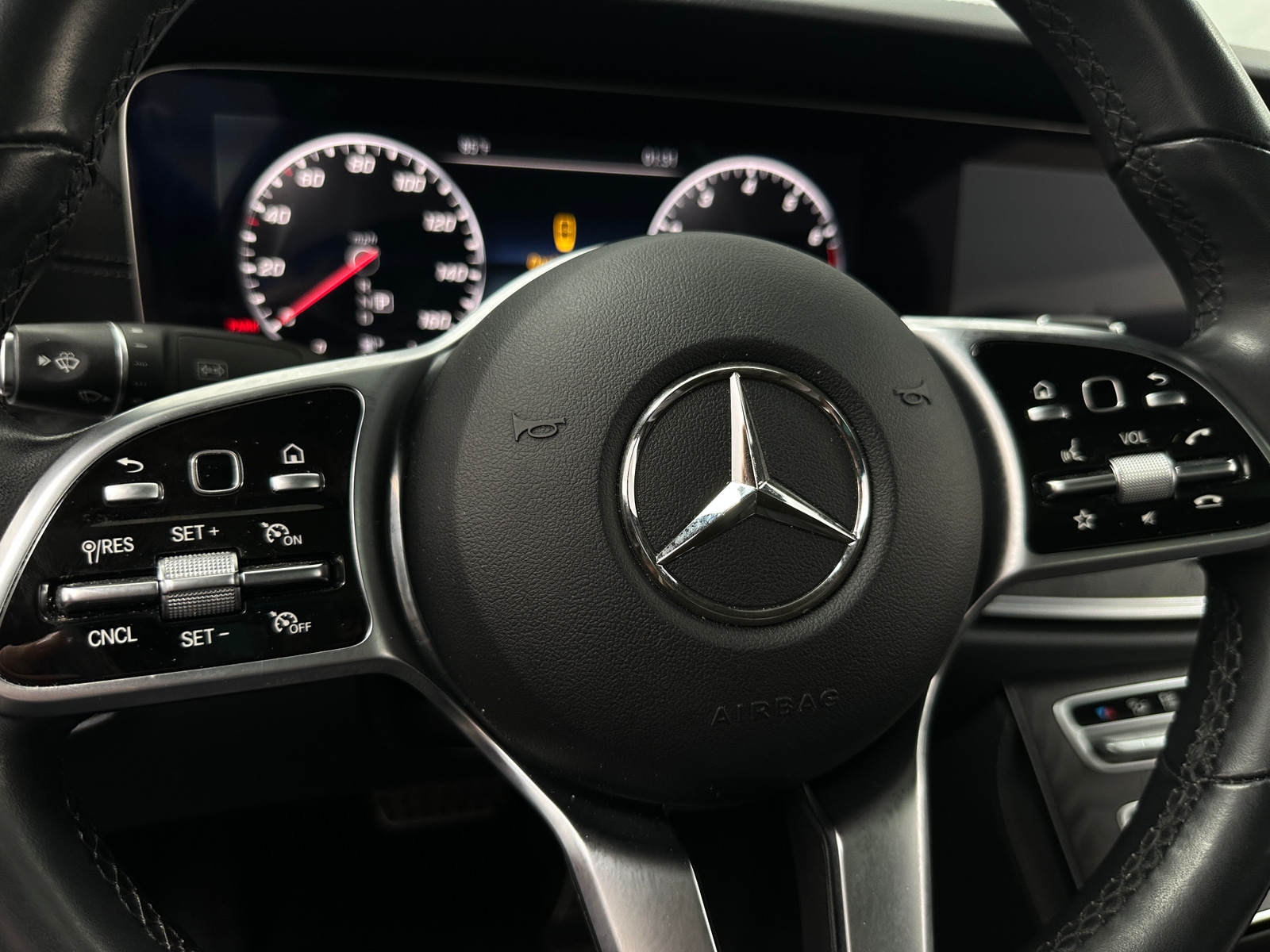 Thumbnail: 2020 Mercedes-Benz E-Class - 3