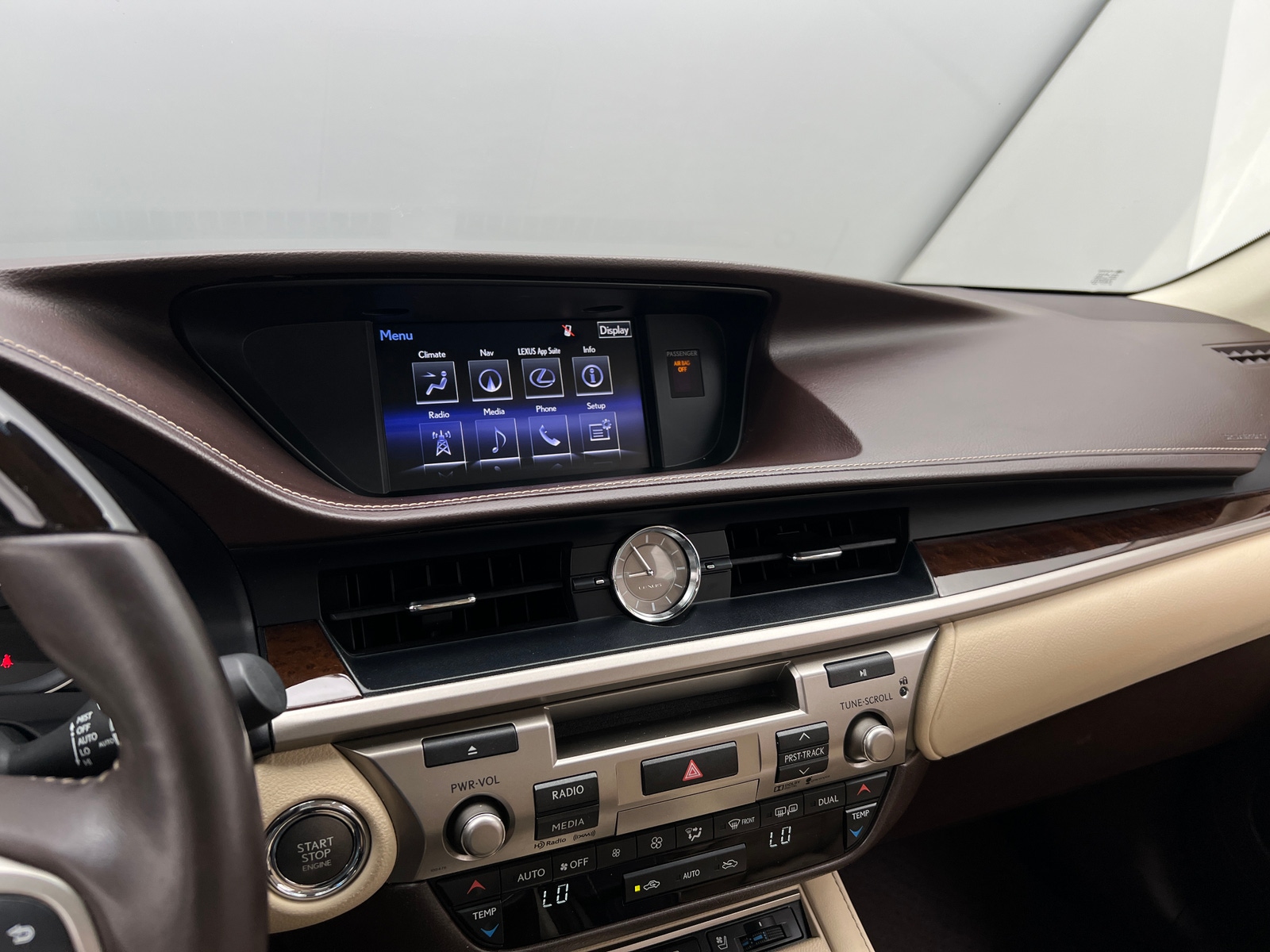 Thumbnail: 2016 Lexus ES - 3