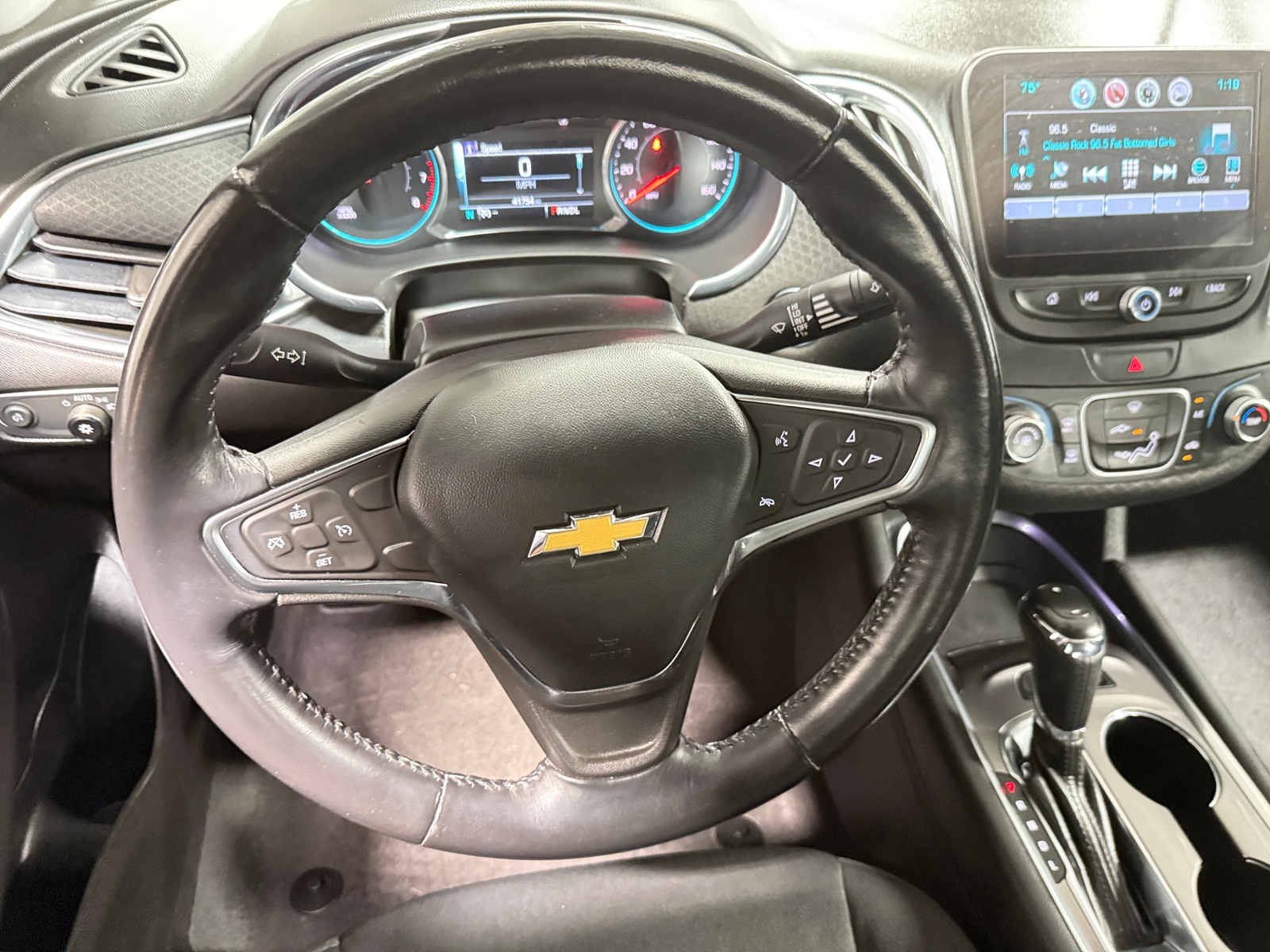 Thumbnail: 2017 Chevrolet Malibu - 5