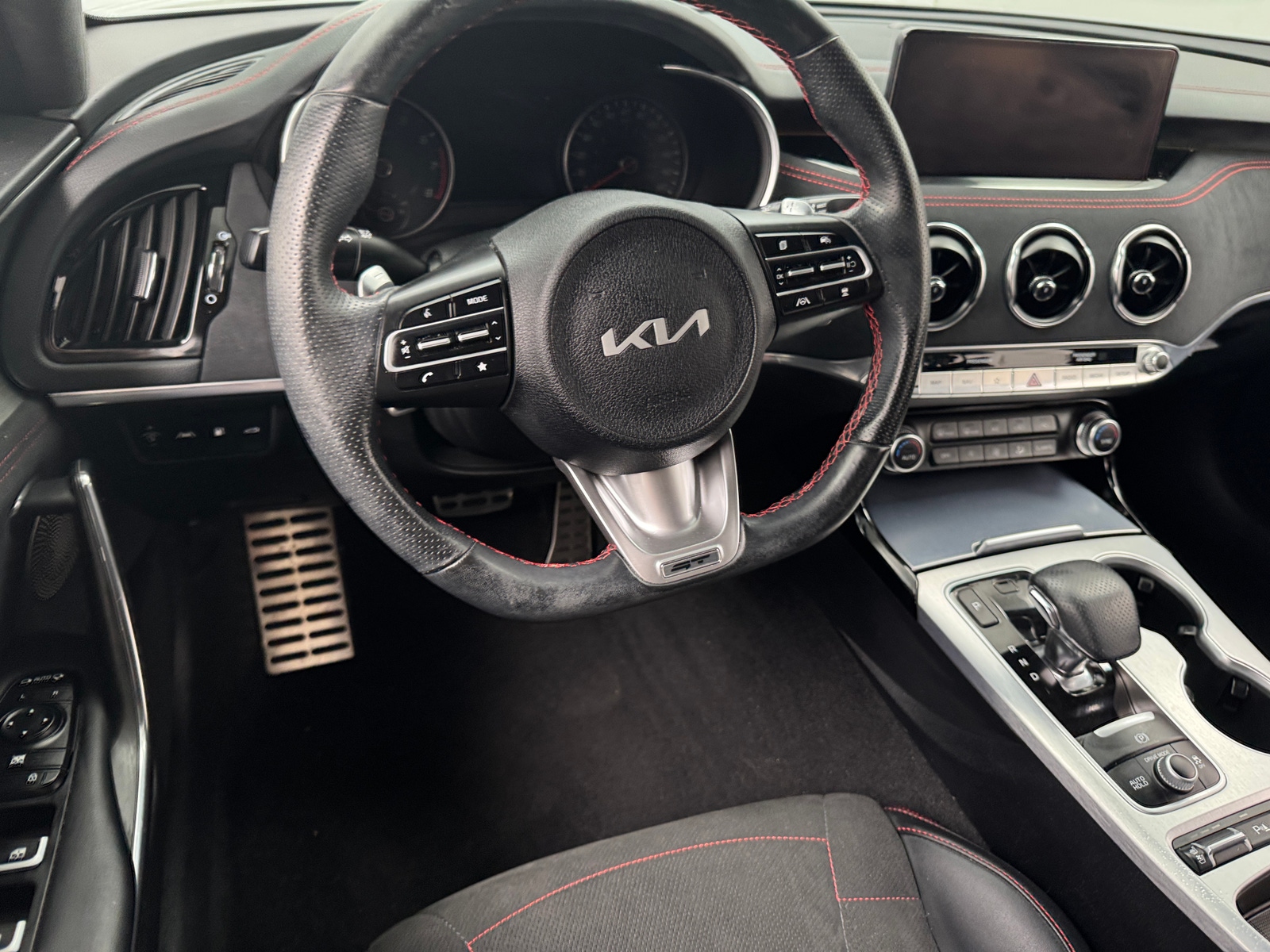 Thumbnail: 2023 Kia Stinger - 4