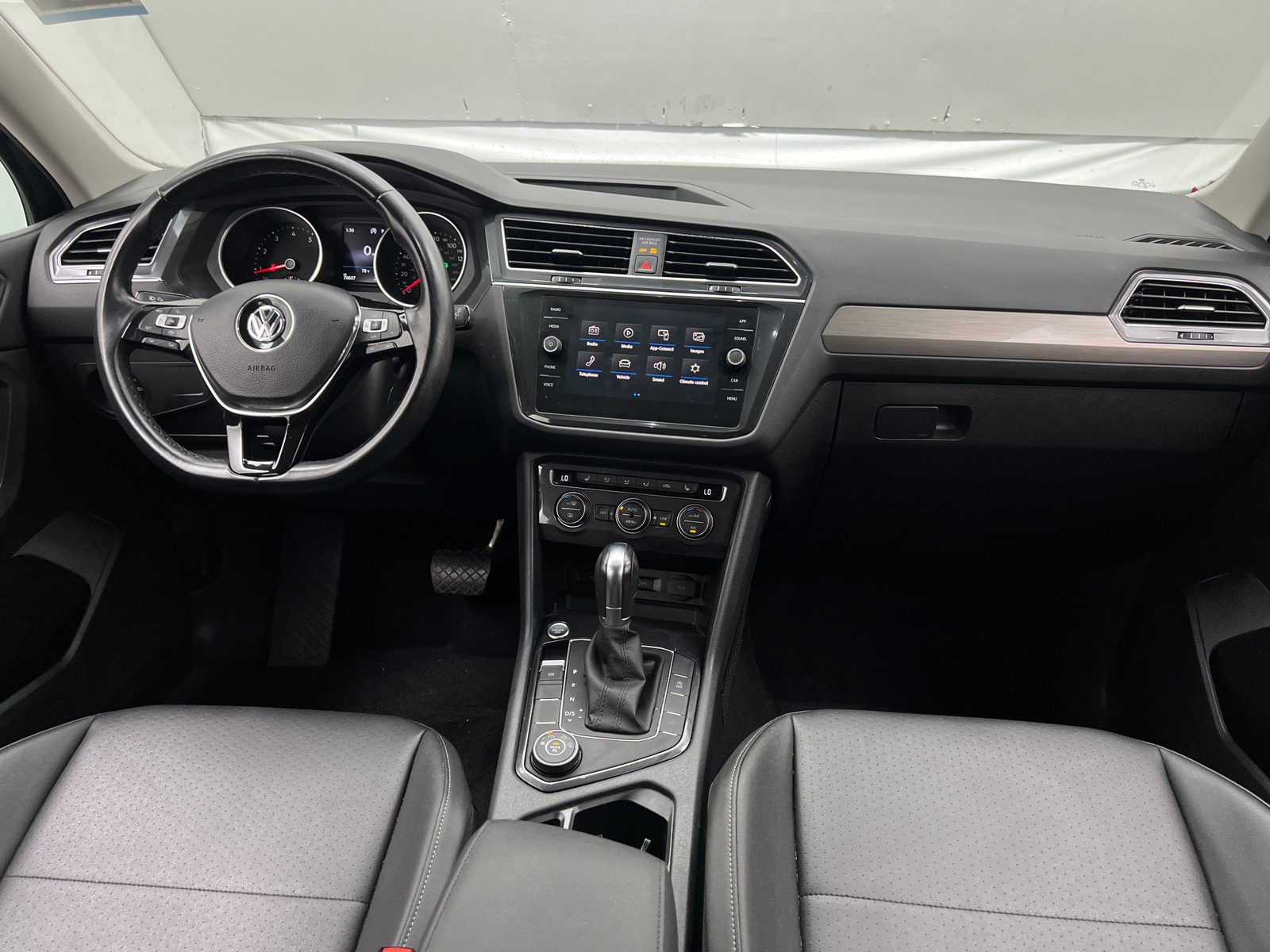 Thumbnail: 2019 Volkswagen Tiguan - 2