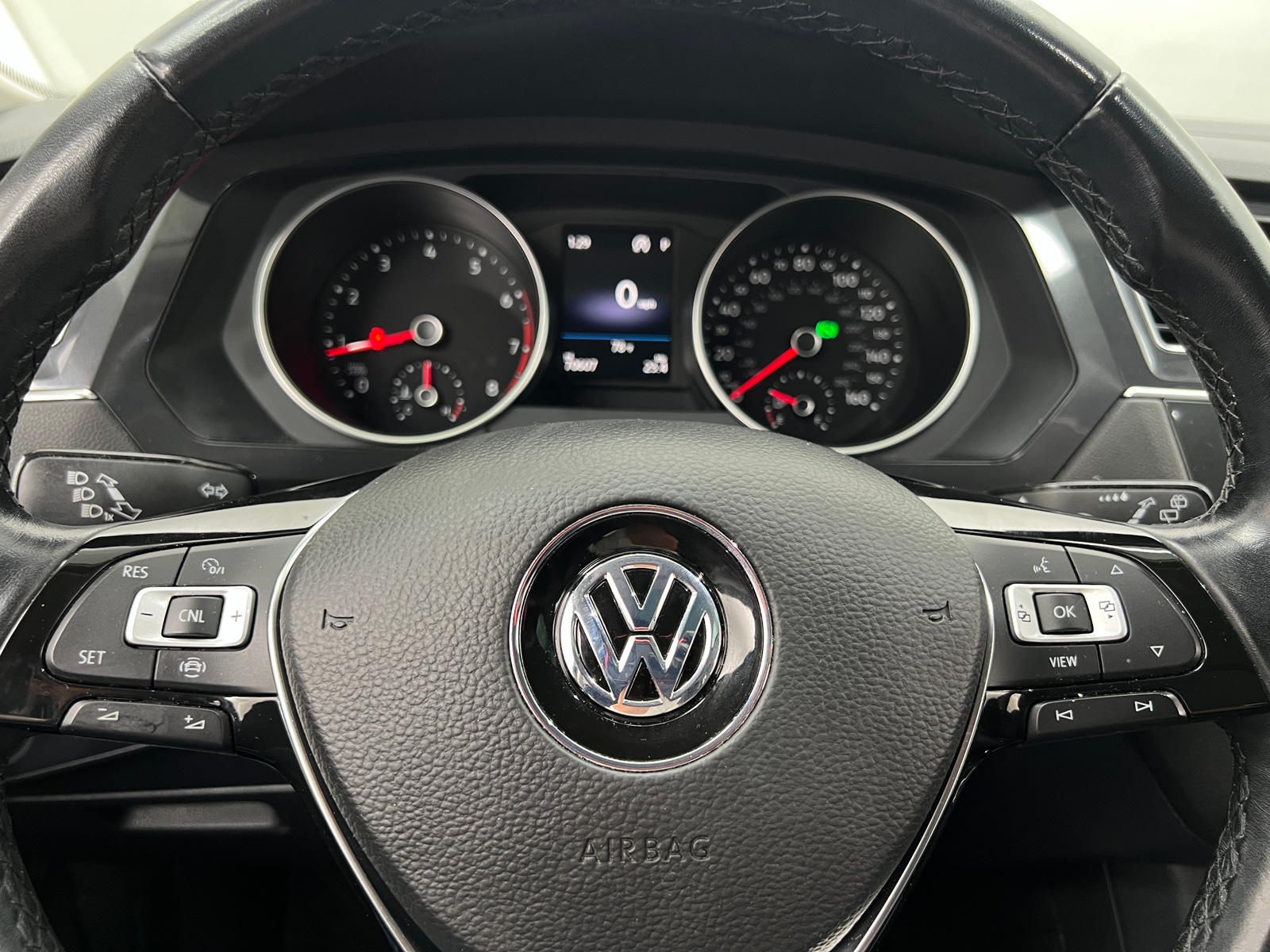 Thumbnail: 2019 Volkswagen Tiguan - 4